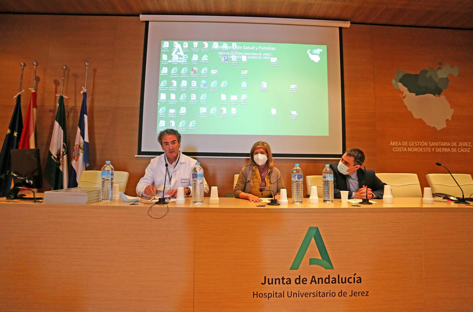 Isabel Paredes, Miguel Ángel Ortiz y José Ignacio del Río.