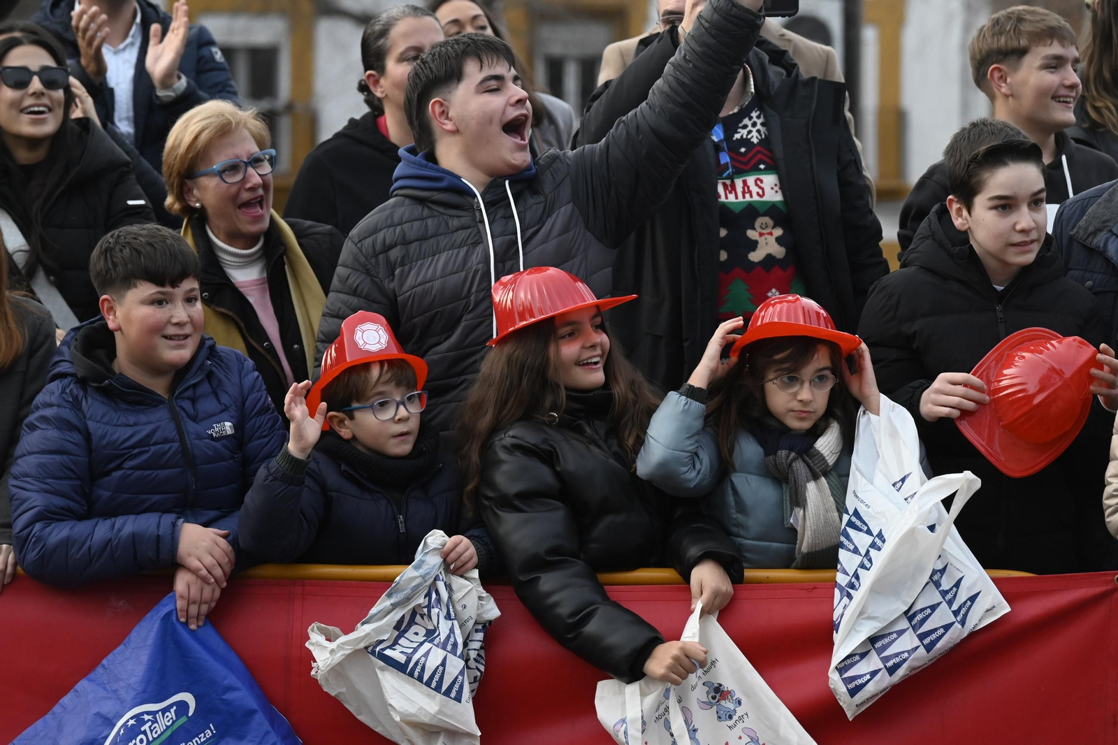 Las mejores fotos del inicio de la Cabalgata de Reyes Magos de Córdoba
