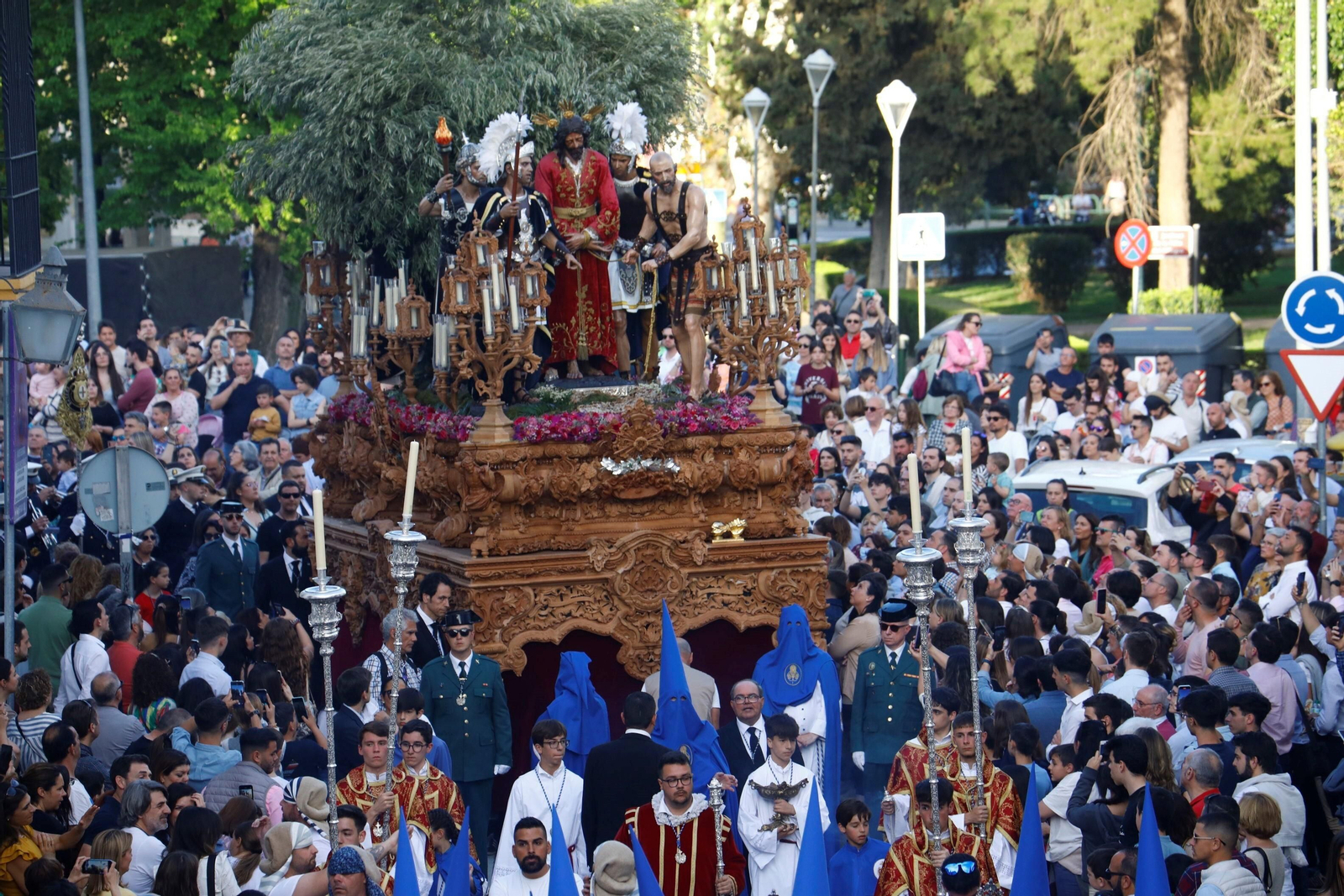 Martes Santo en Córdoba: la procesión del Prendimiento, en imágenes