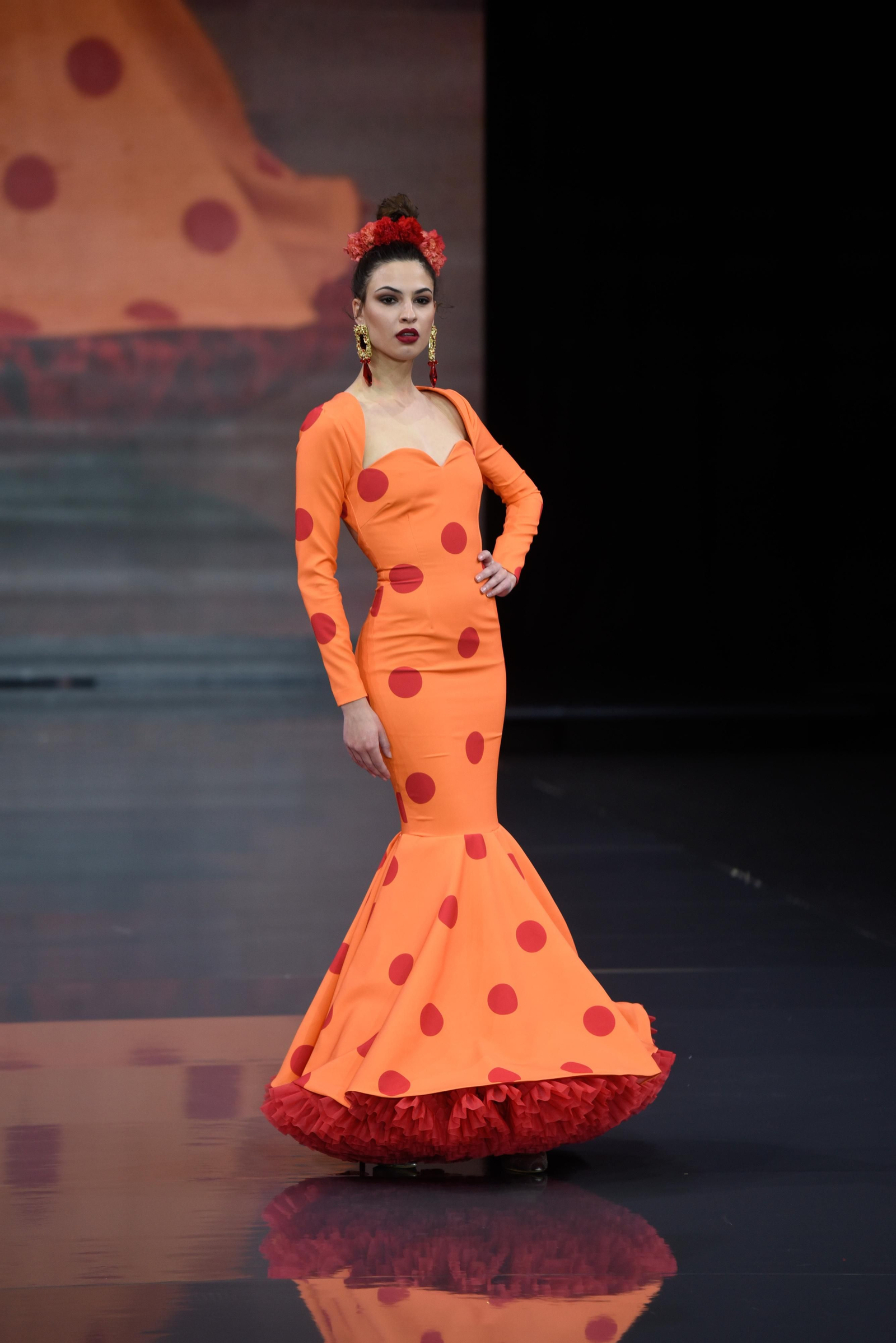 El desfile de Rosa Pedroche en SIMOF 2023, todas las fotos