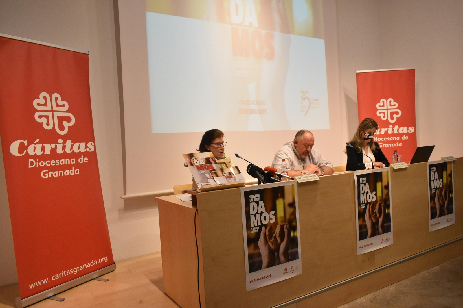 Acto de presentación de la memoria 2021 ayudas de Cáritas Diocesana de Granada Acto de presentación de la memoria 2021 ayudas de Cáritas Diocesana de Granada
