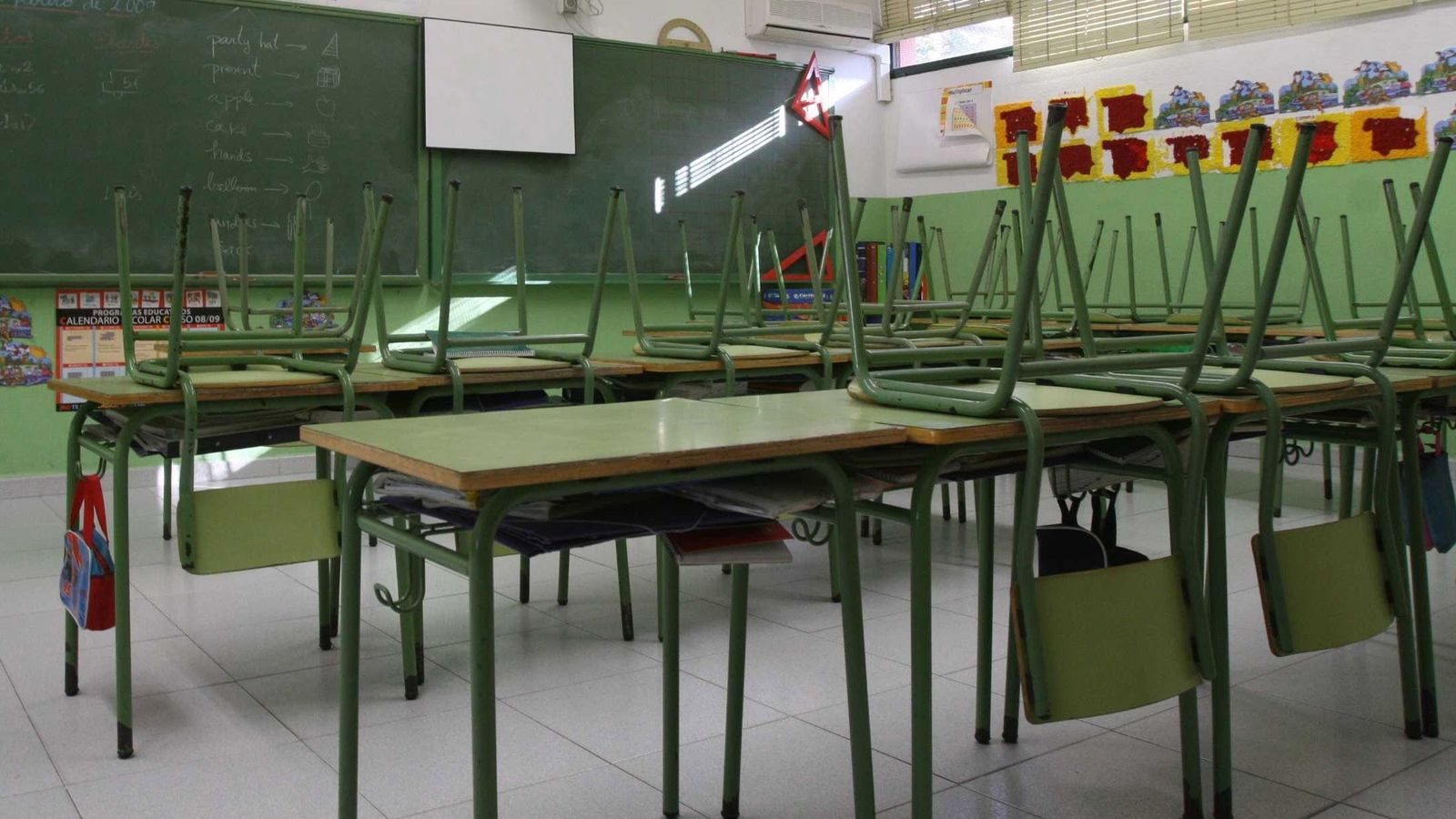 Imagen de archivo de un aula.