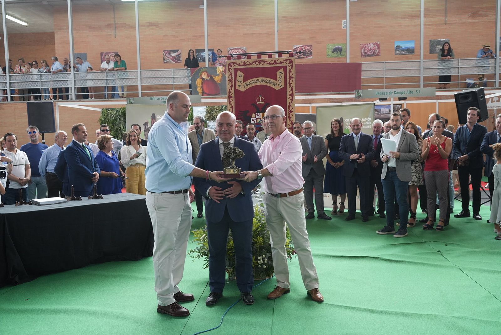 El día grande de la Feria del Jamón de Villanueva de Córdoba, en imágenes