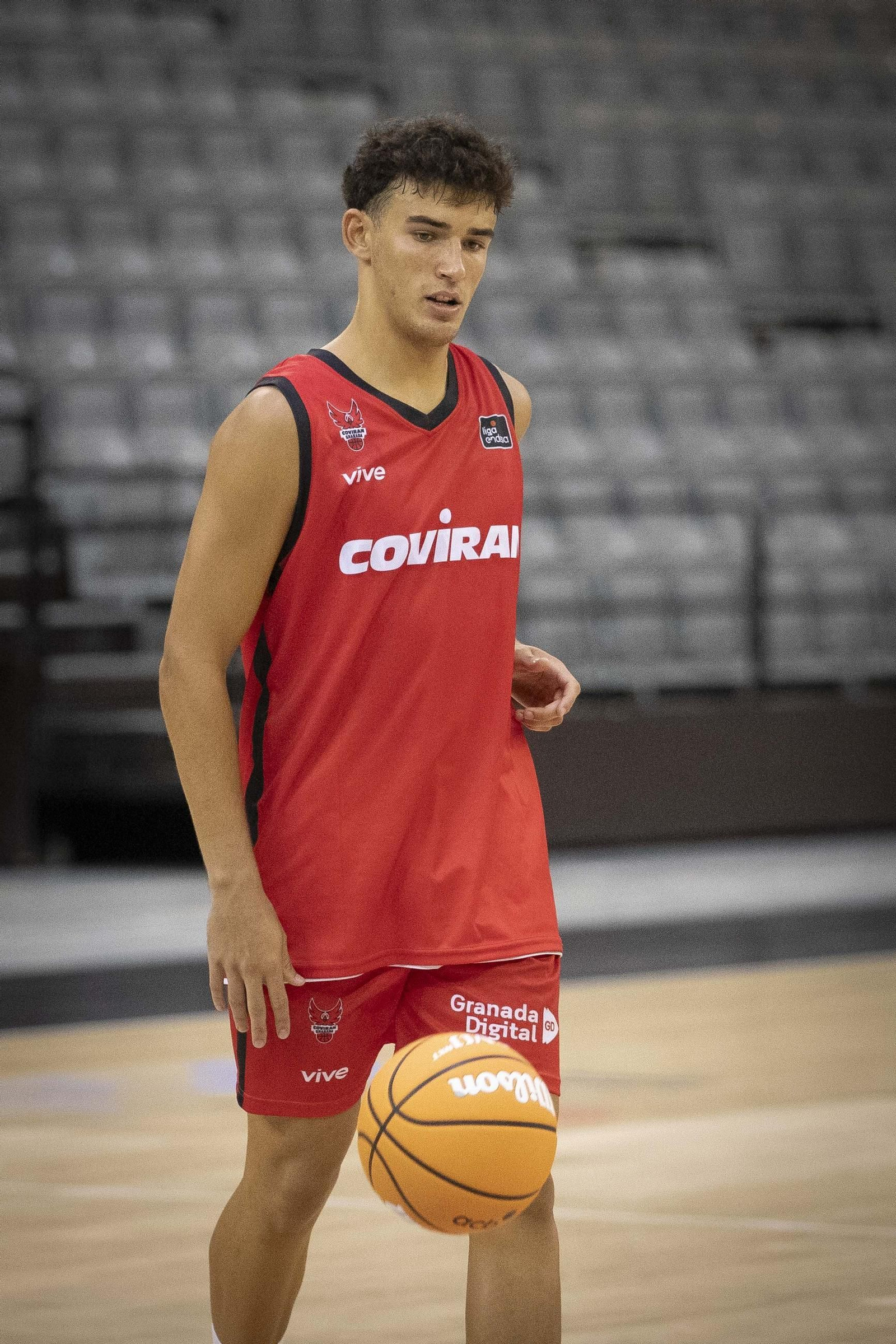 Las mejores imágenes del primer entrenamiento del Covirán Granada