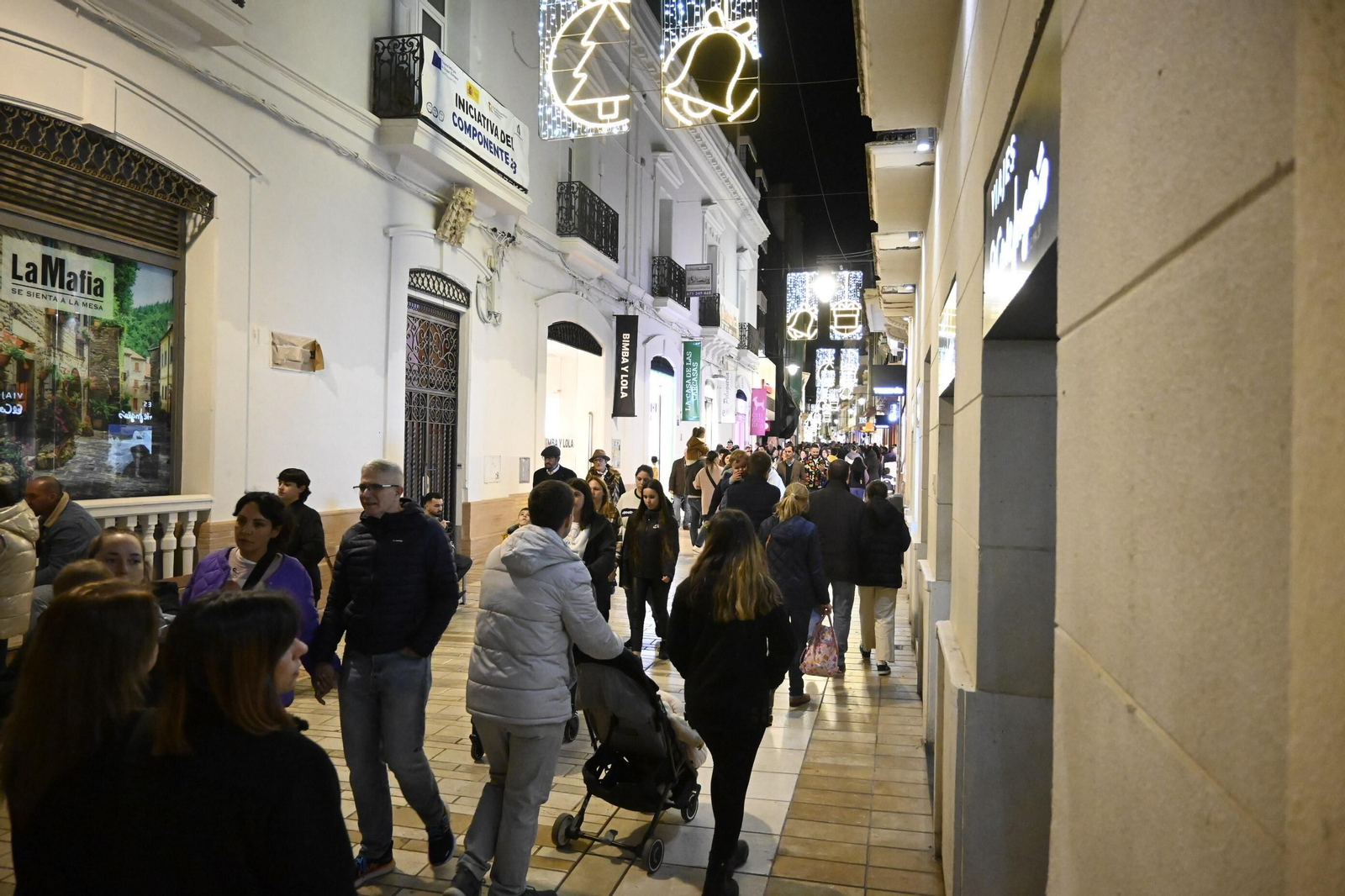 Imágenes del alumbrado navideño en las calles de Huelva
