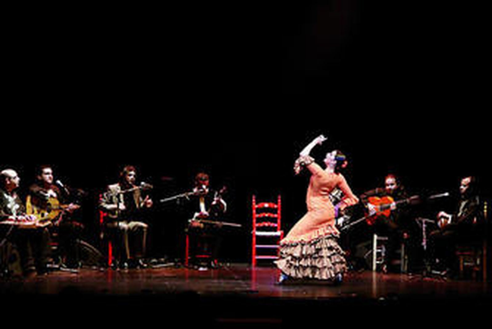 Un momento de la brillante actuación de la formación en el Teatro Apolo.