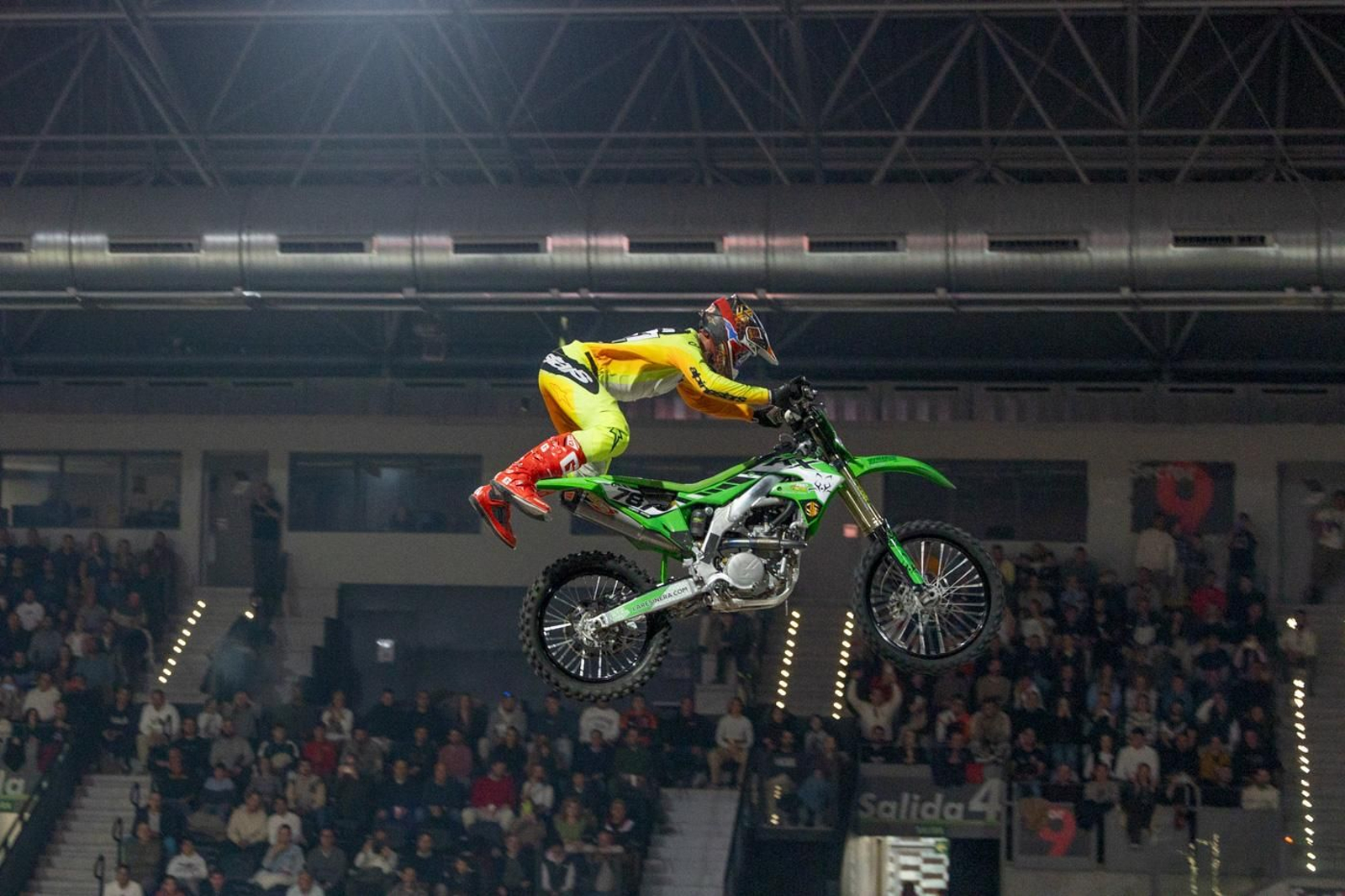 En imágenes: el Soloflow Freestyle enamora en Jaén con acrobacias y espectáculo en estado puro