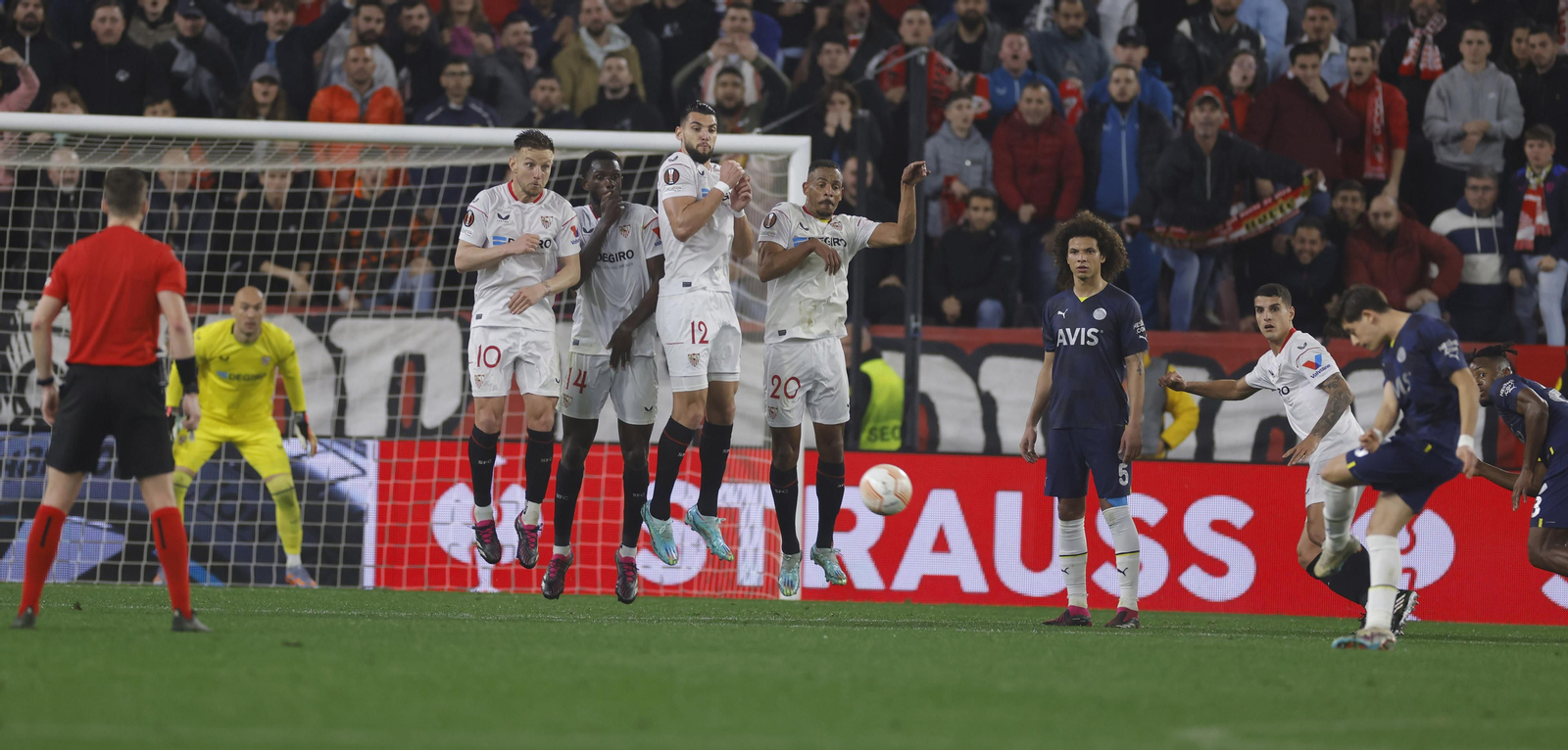 Las imágenes del Sevilla - Fenerbahçe