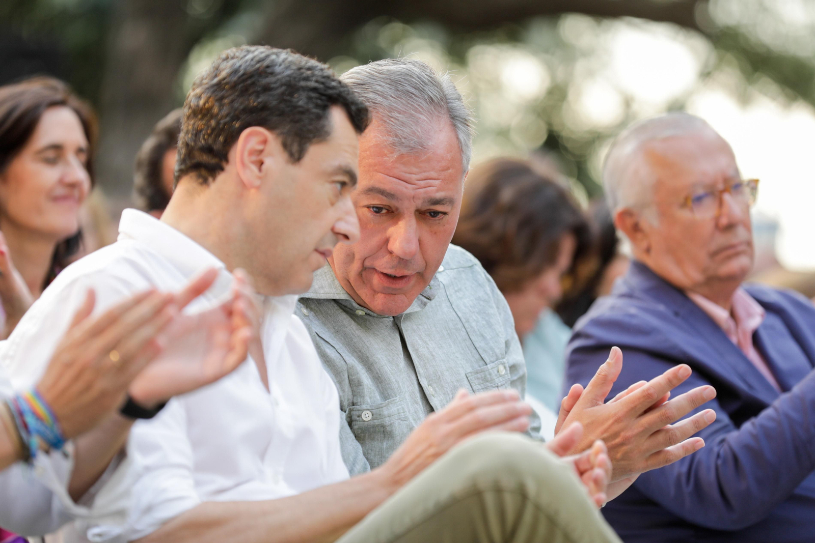 Acto de cierre de campaña del PP. Juanma Moreno, Carmen Crespo, Zoido, Ricardo Sánchez y José Luis Sanz..