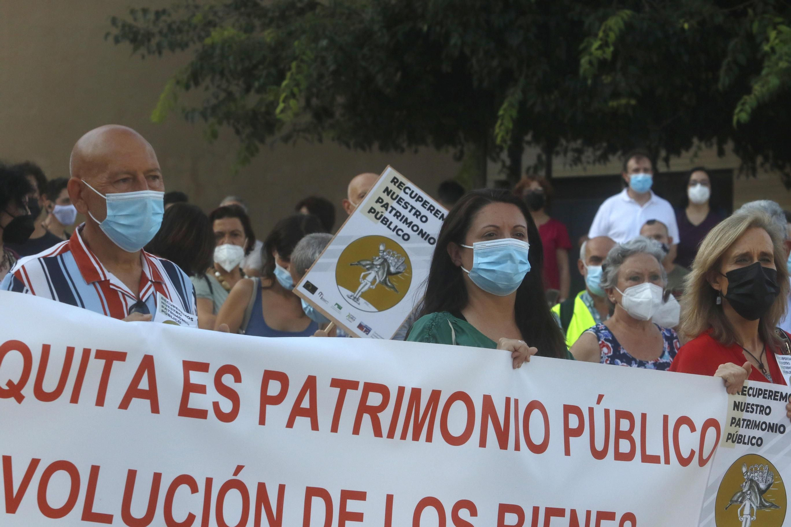 La protesta contra las inmatriculaciones de la Iglesia en Córdoba, en fotografías