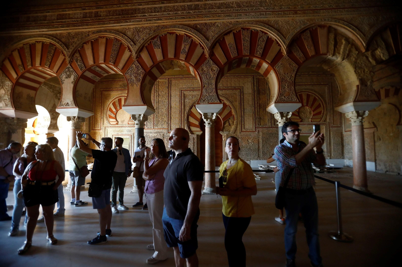 Las primeras visitas al Salón Rico de Medina Azahara tras su reapertura al público, en imágenes