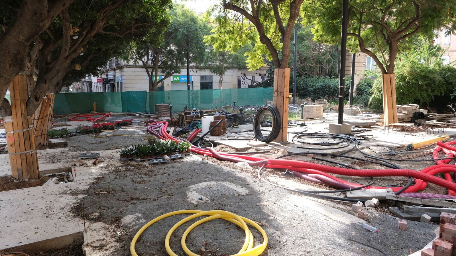 La plaza del Educador, muy atrasada.