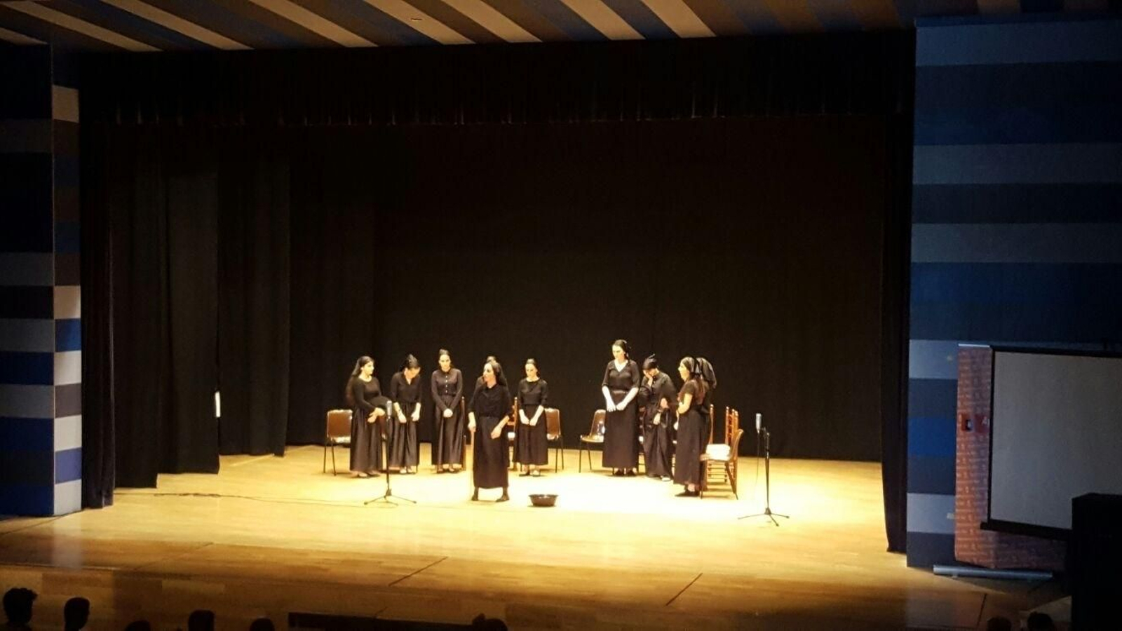 El IES Villa de Níjar representa 'La Casa de Bernarda Alba' El IES Villa de Níjar representa 'La Casa de Bernarda Alba'