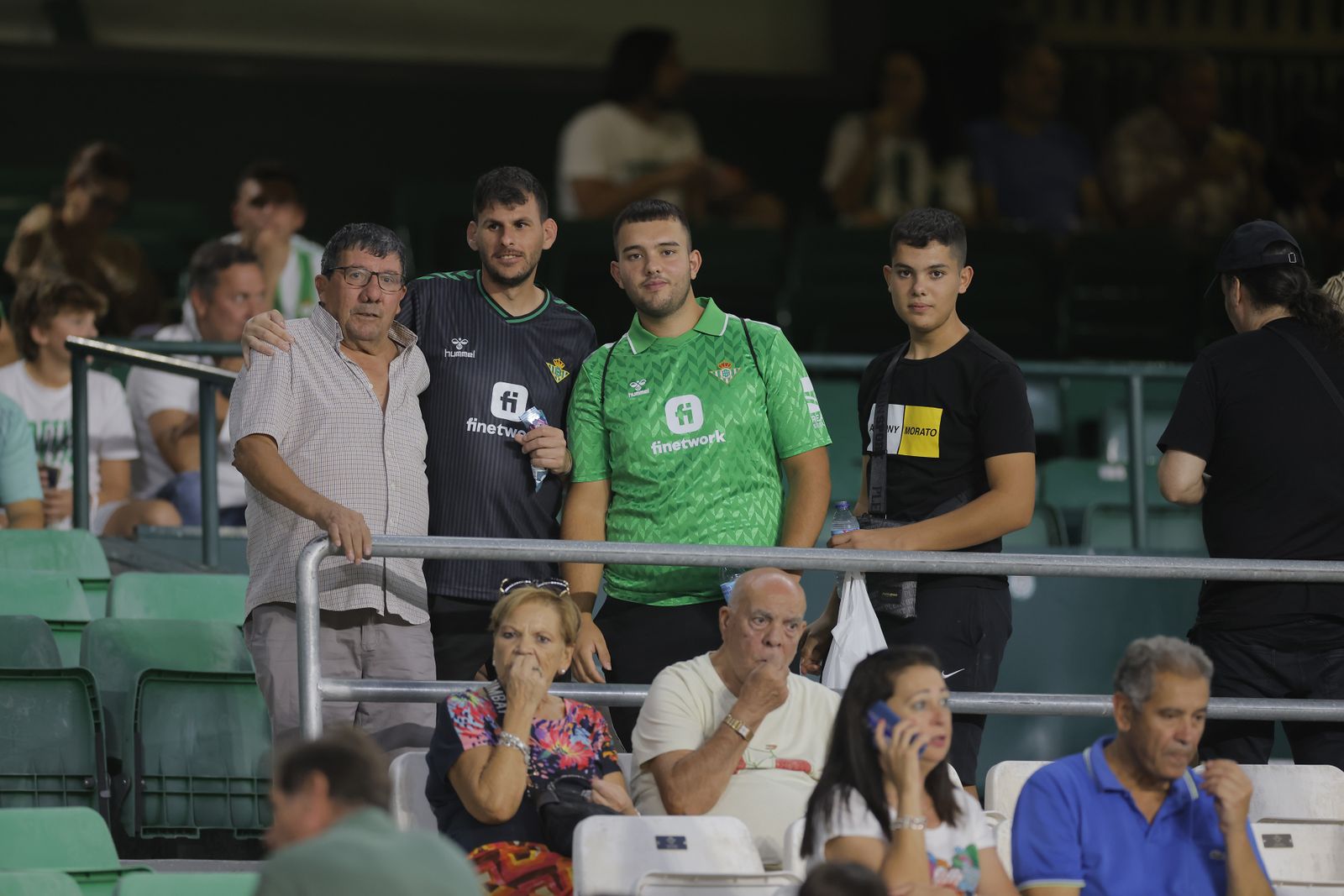 Búscate en las fotos del Betis-Valencia