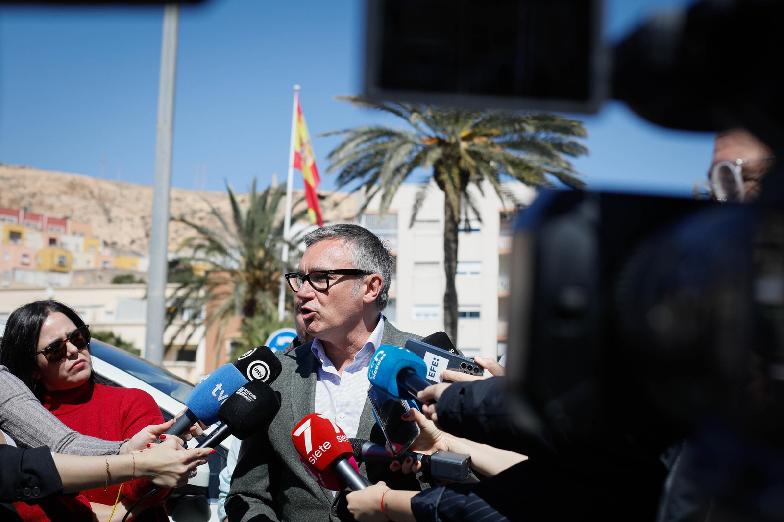 Los agricultores colapsan el puerto de Almería
