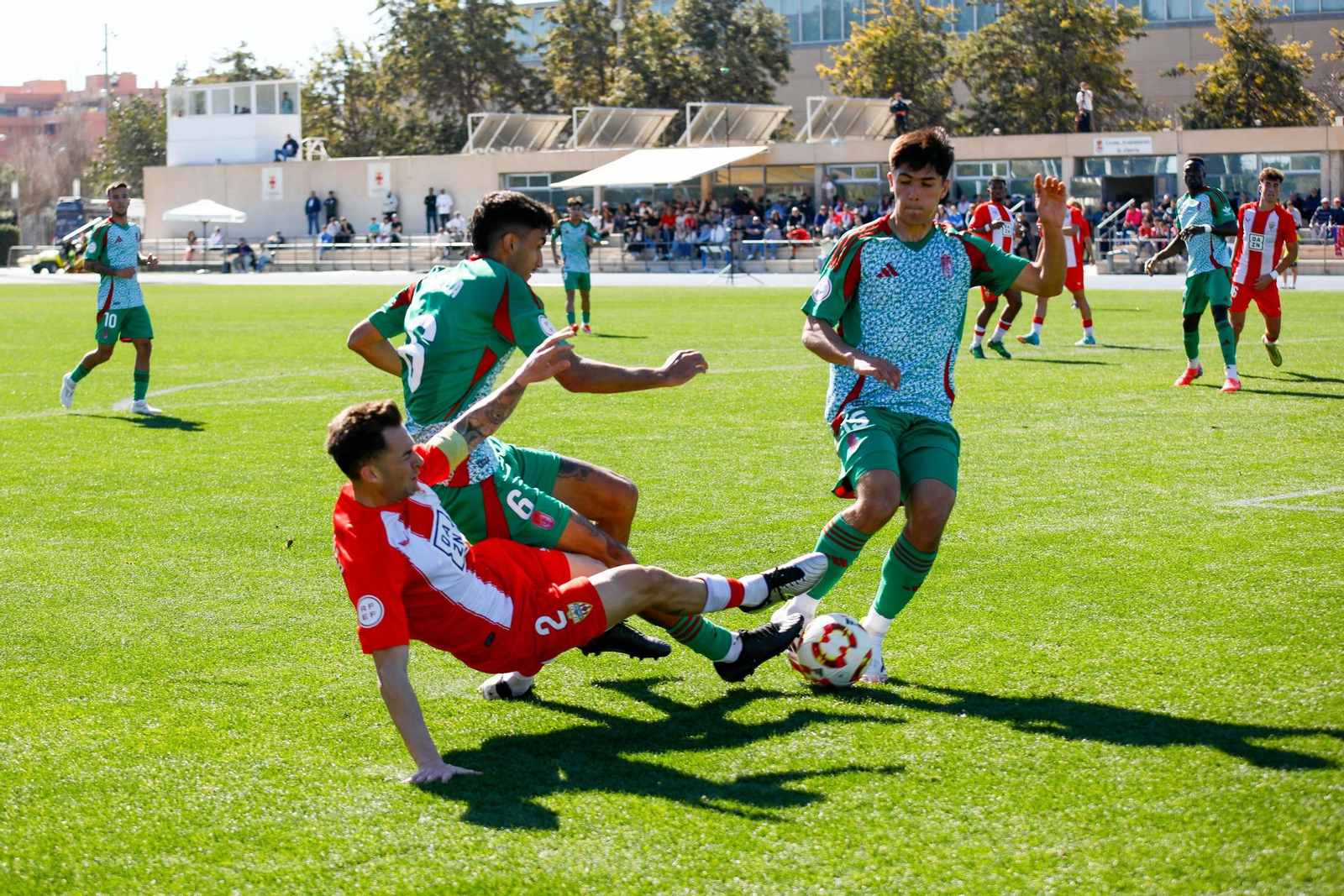 Las imágenes de Segunda RFEF entre Almeria B y recreativo de Granada