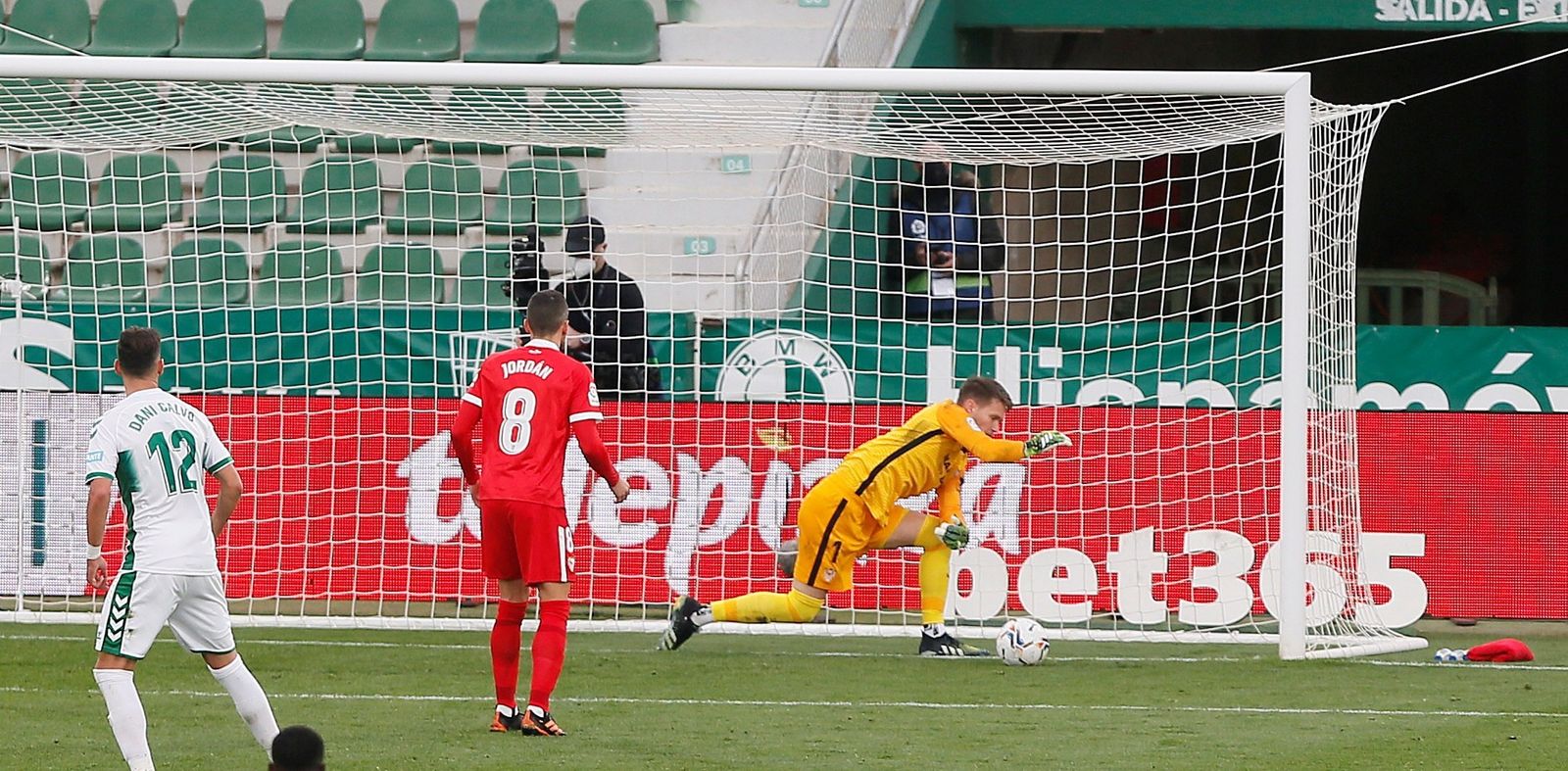 Las imágenes del Elche-Sevilla