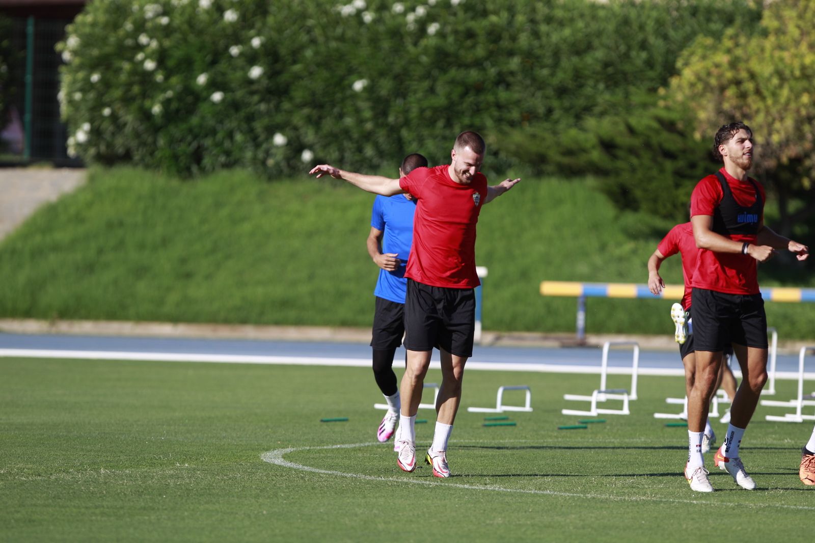 Imágenes del primer entramiento de la U.D. Almería en la Liga Santander, temporada 2022-2023