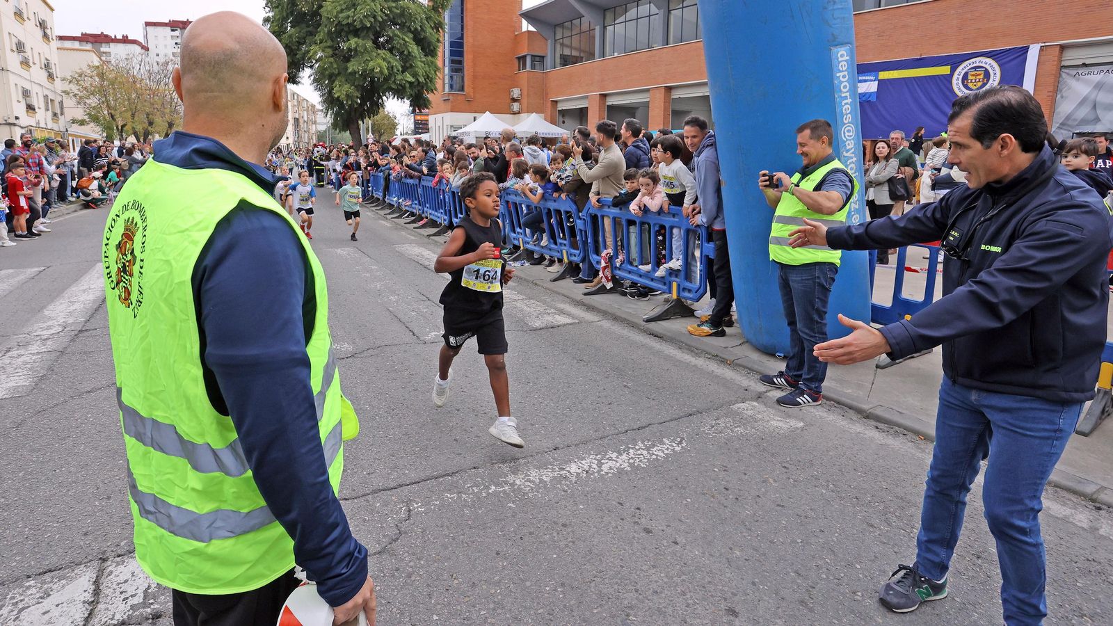 Búscate en la 4ª carrera infantil benéfica Bomberos de Jerez 2024