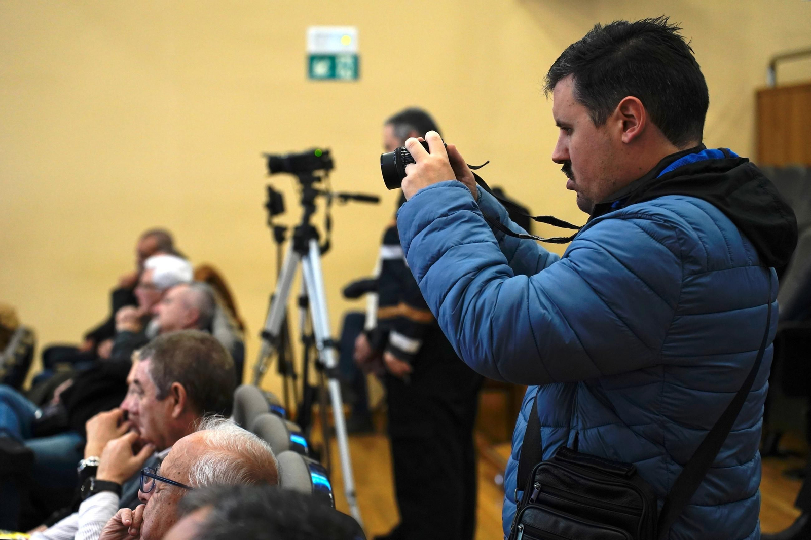 Fotos de la entrega del premio Ateneo José Román de Algeciras 2025 a Juan Moya