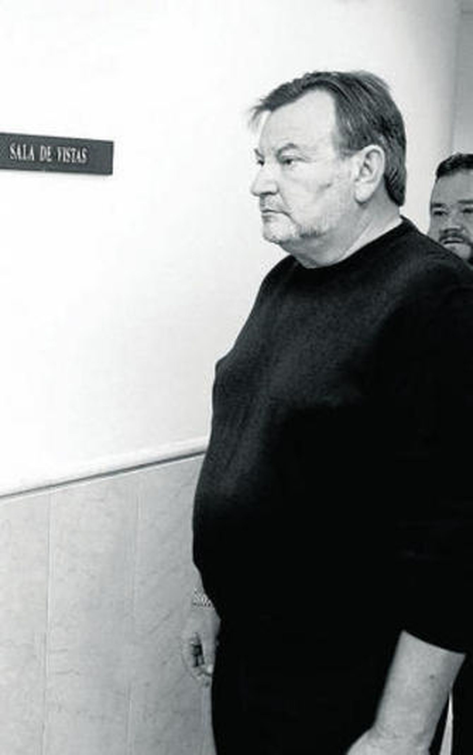 Víctor Sánchez, a la entrada del juzgado.