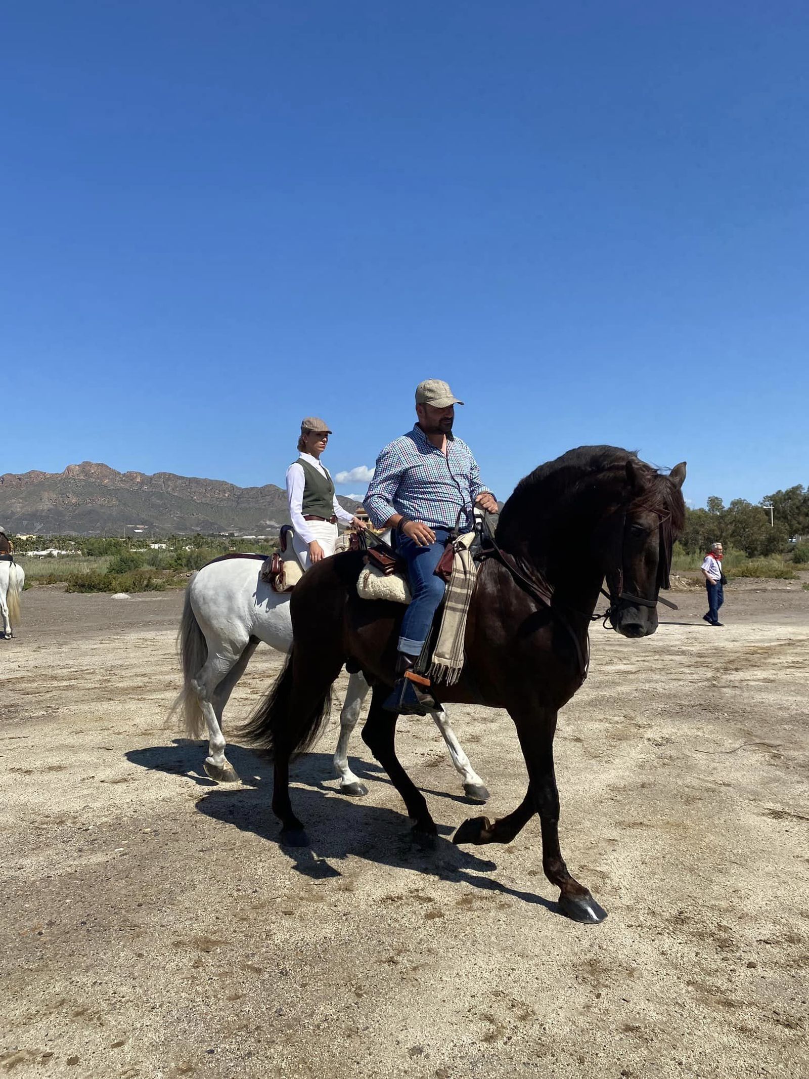Encuentro de romeros y caballistas en Honor a la Virgen del Pilar de Jaravía