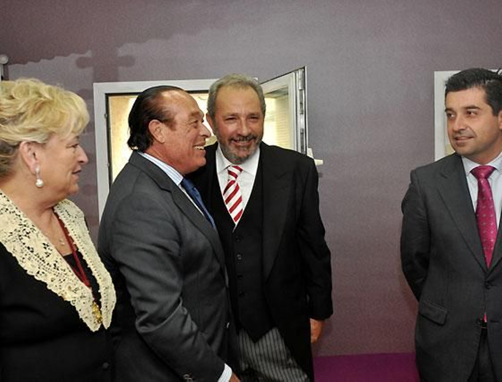 Rosamar Prieto-Castro, Curro Romero y Antonio García Barbeito.

Foto: Manuel Gómez