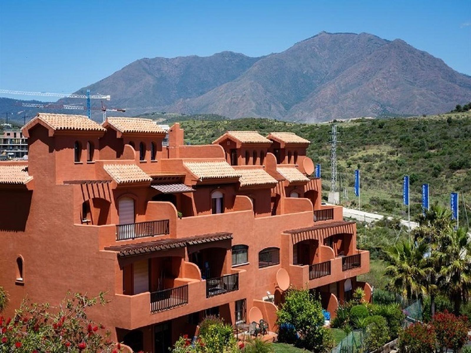 Ejemplo del tipo de viviendas puestas a la venta por Sareb.