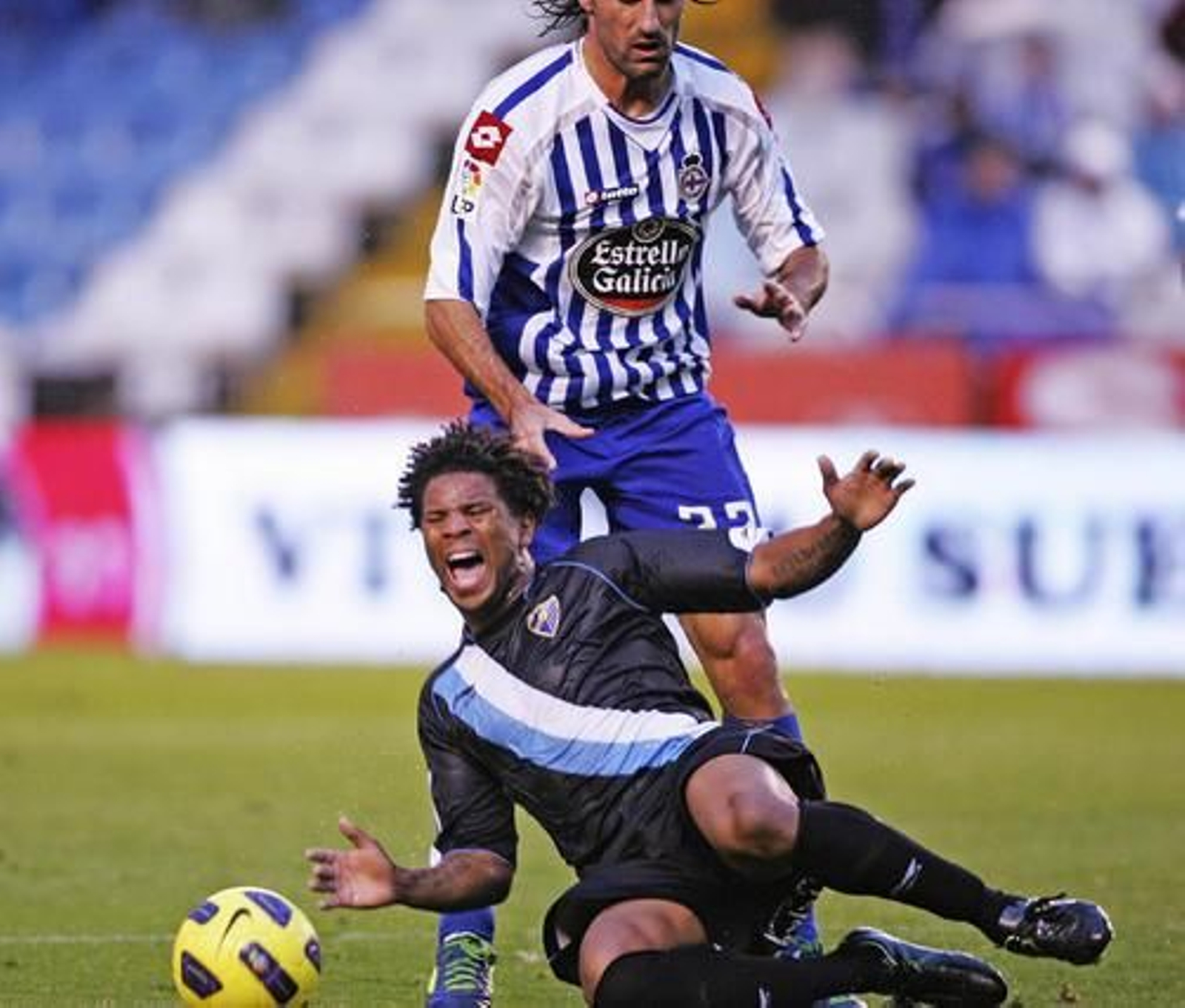 El Málaga se lleva un castigo severo de Riazor (3-0). El equipo blanquiazul se fue al descanso con dos goles en contra y no pudo reconducir el partido en el segundo tiempo.