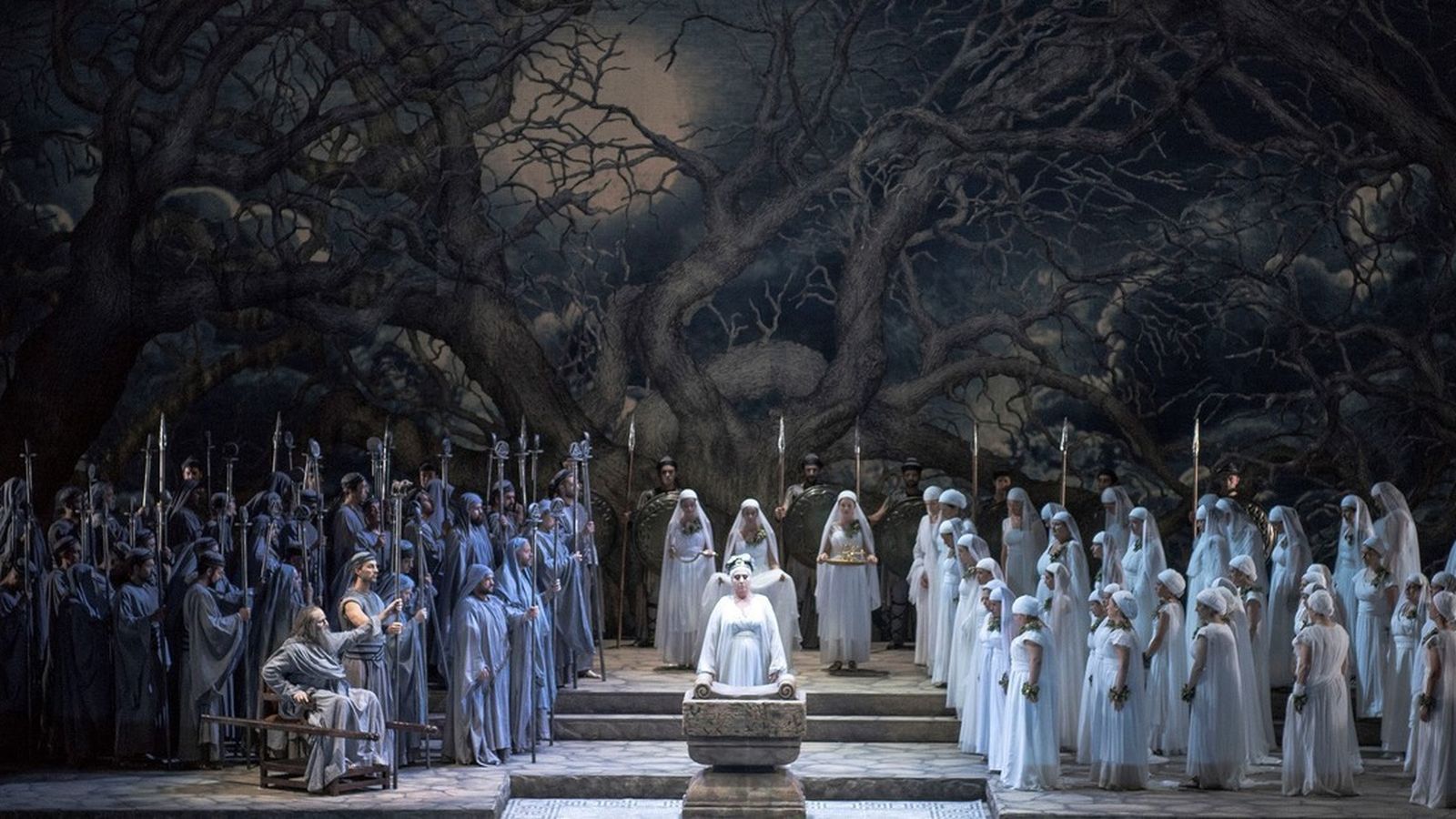 La ópera Norma de Vincenzo Bellini es una tragedia lírica en dos actos.