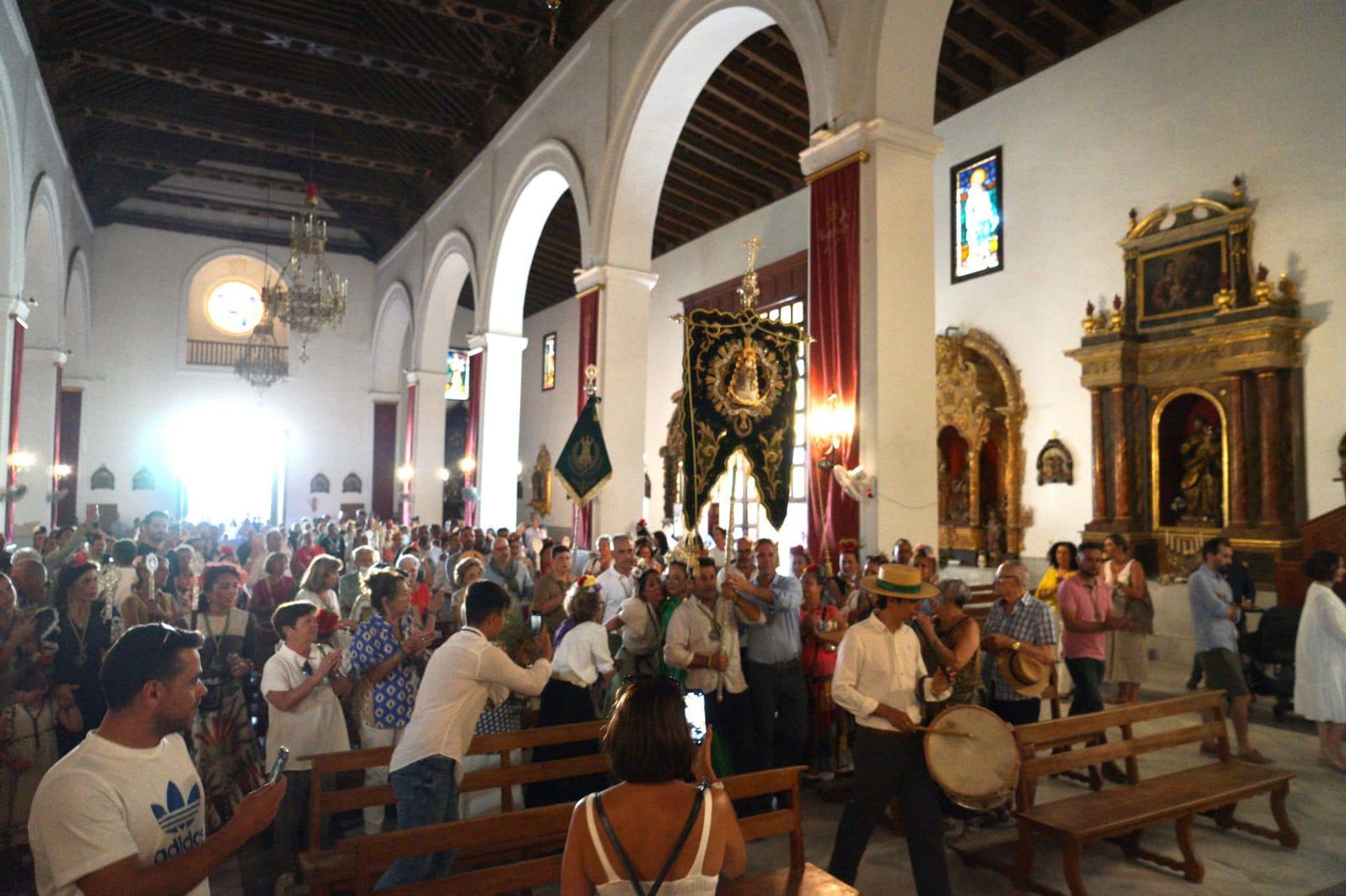 Misa de acción de gracias de la Hermandad de Ayamonte tras su regreso de la romería.