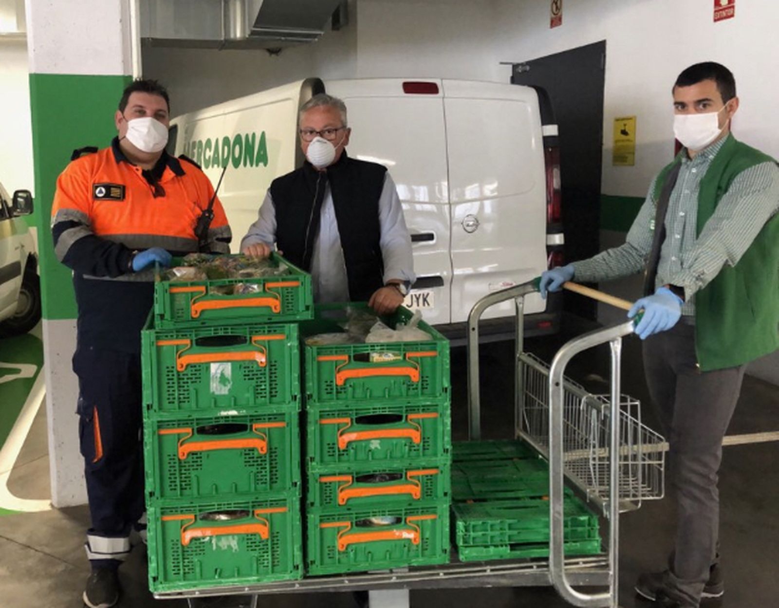Donación de Mercadona a la asociación Manos Solidarias de Isla Cristina.