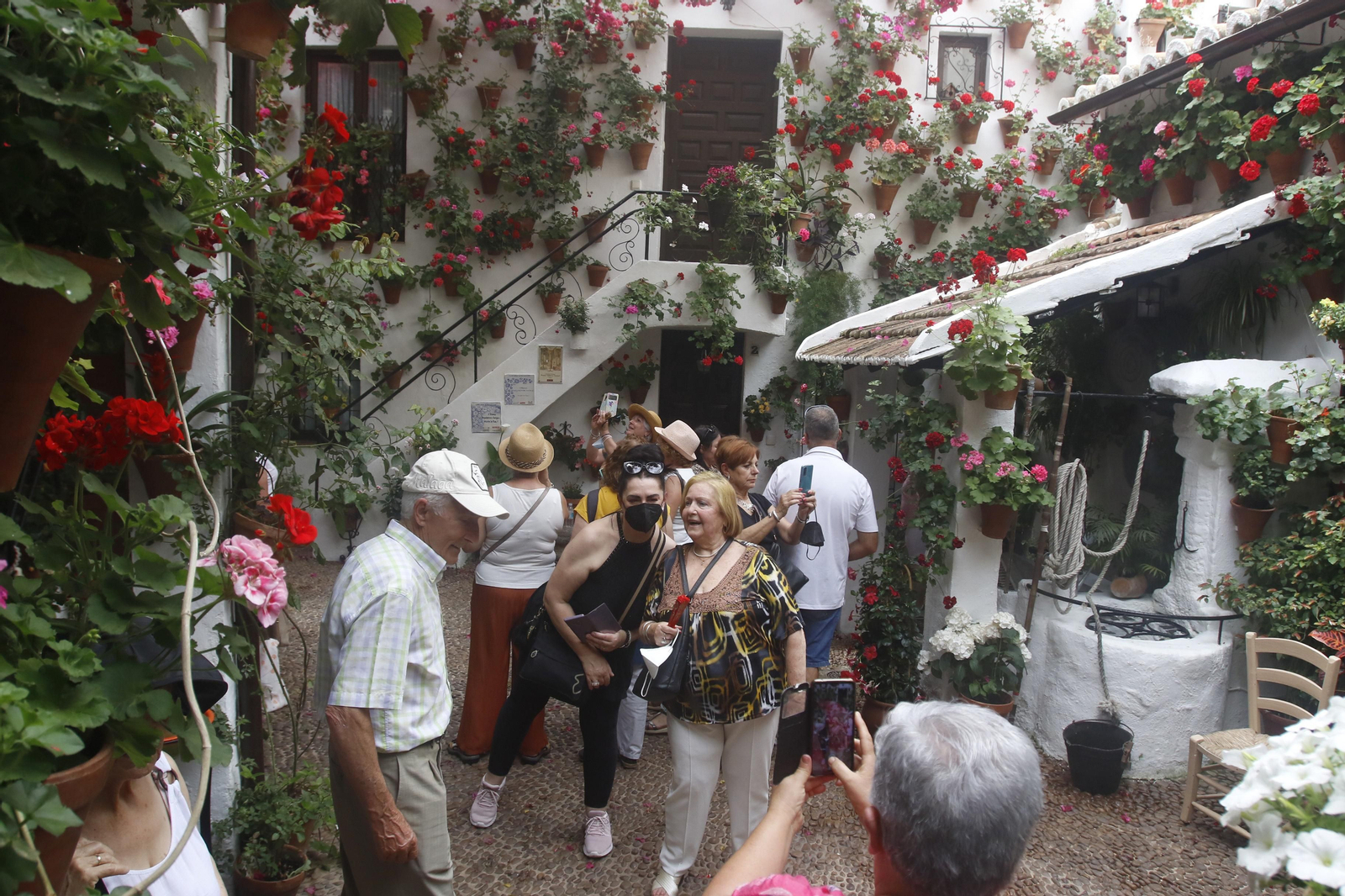 Un sábado de bulla en los Patios de Córdoba, en fotografías