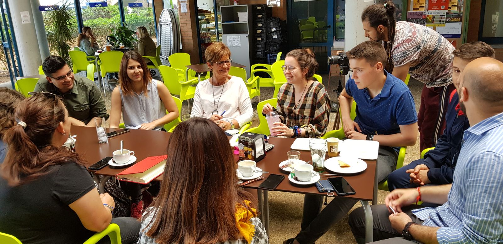 Adriana Valverde durante el desayuno con los jóvenes en la Universidad de Almería.