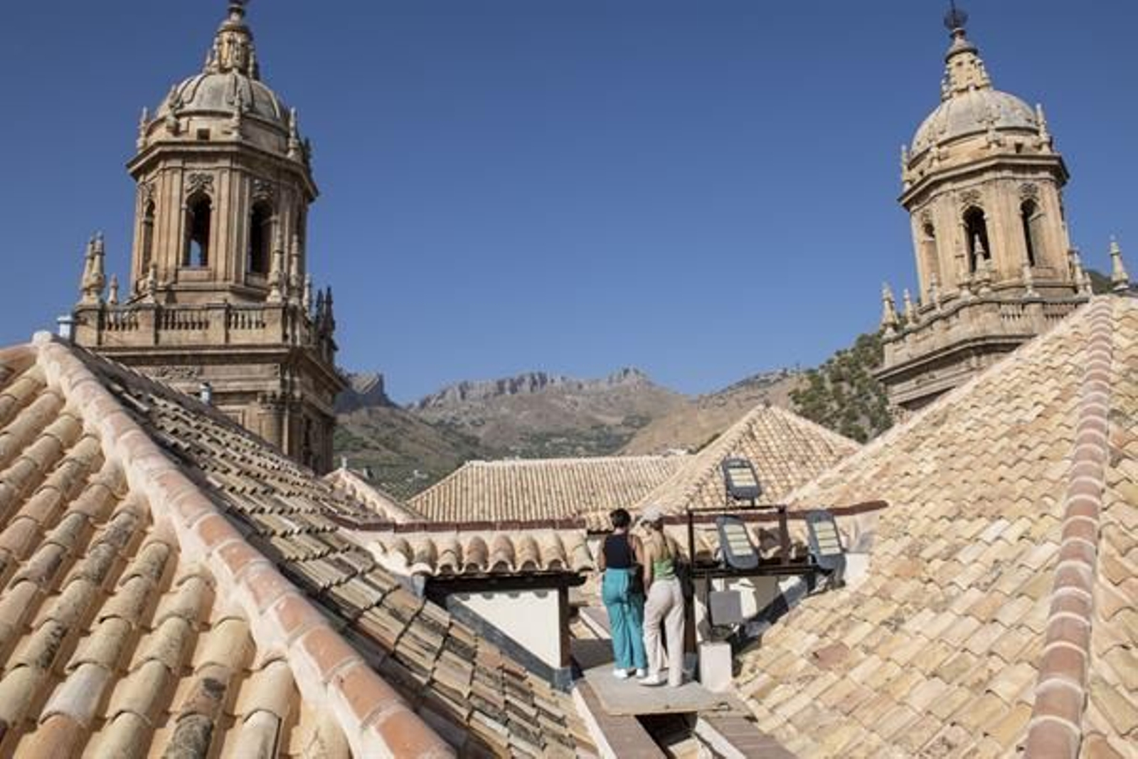La Catedral de Jaén, desde una perspectiva única. La Catedral de Jaén, desde una perspectiva única.
