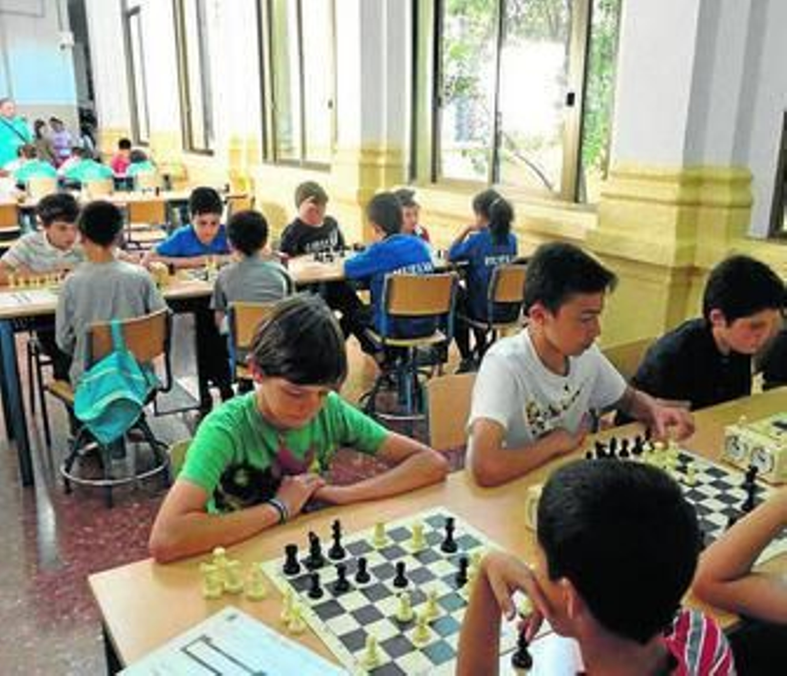 Mesas con jugadores infantiles del Campeonato Interescolar. Mesas con jugadores infantiles del Campeonato Interescolar.
