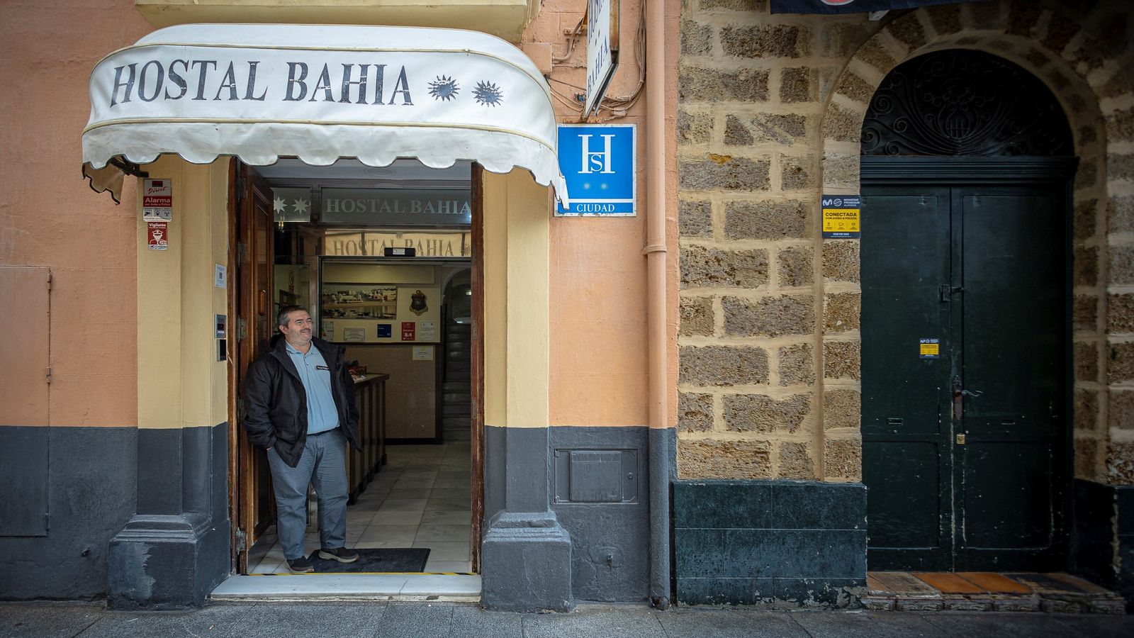 Recepción del Hostal Bahía.