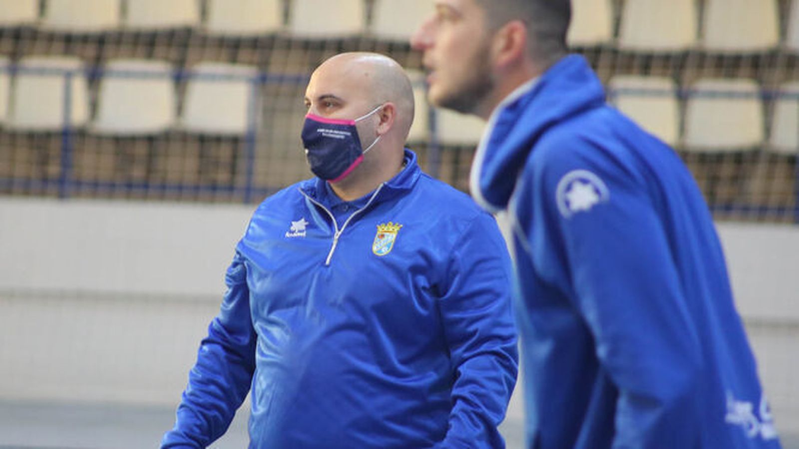 Fernando Roldán regresa al banquillo de manera provisional.