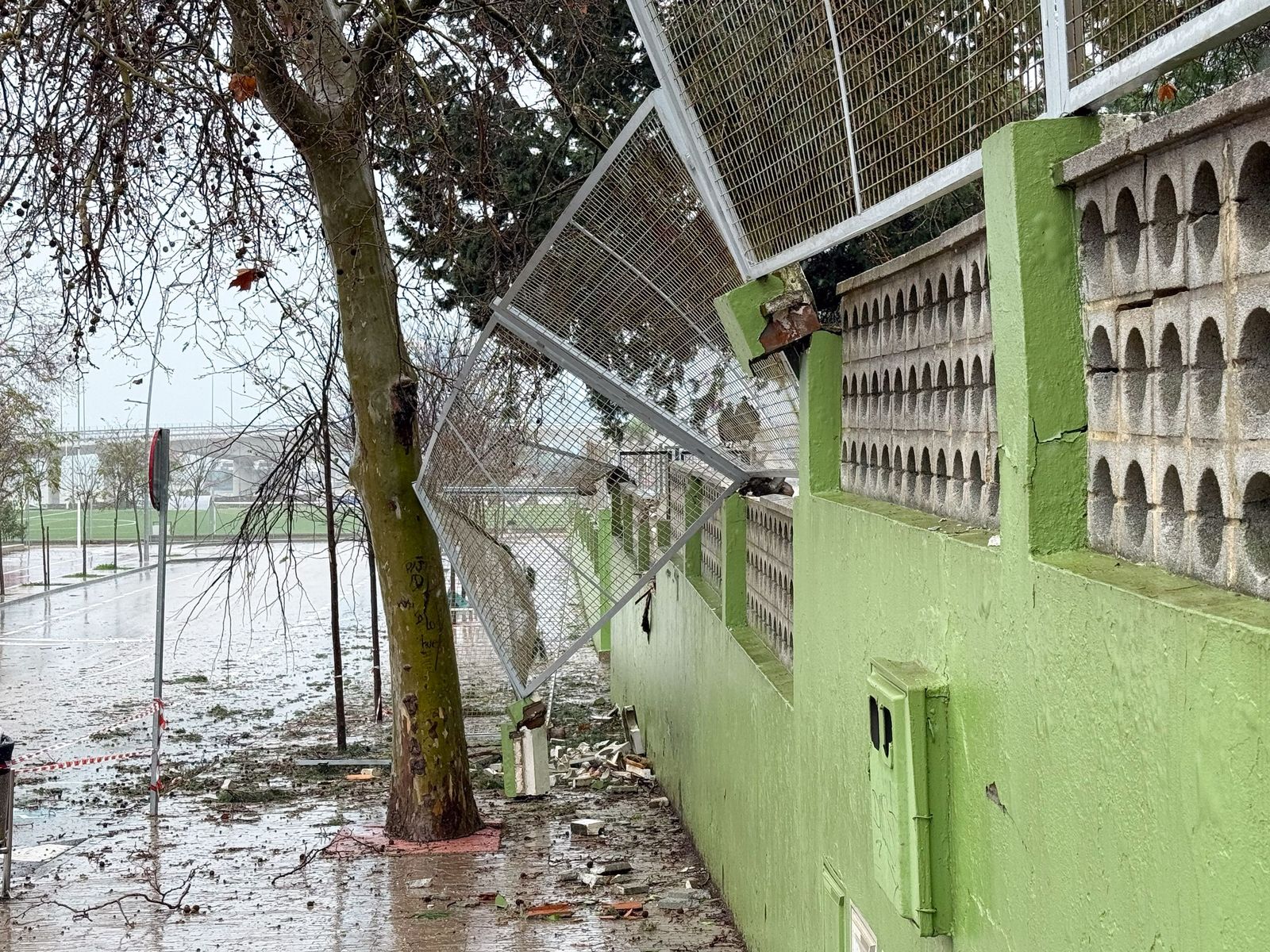Fotos del temporal de lluvia y viento por la borrasca Kristin en el Campo de Gibraltar