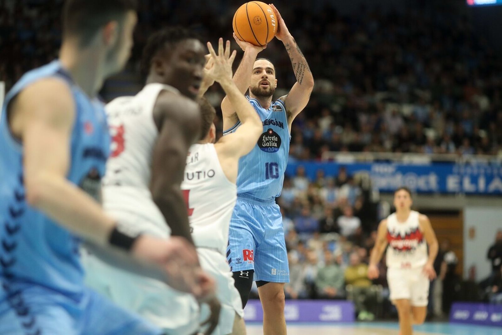 Francis Alonso firma otro partido sobresaliente