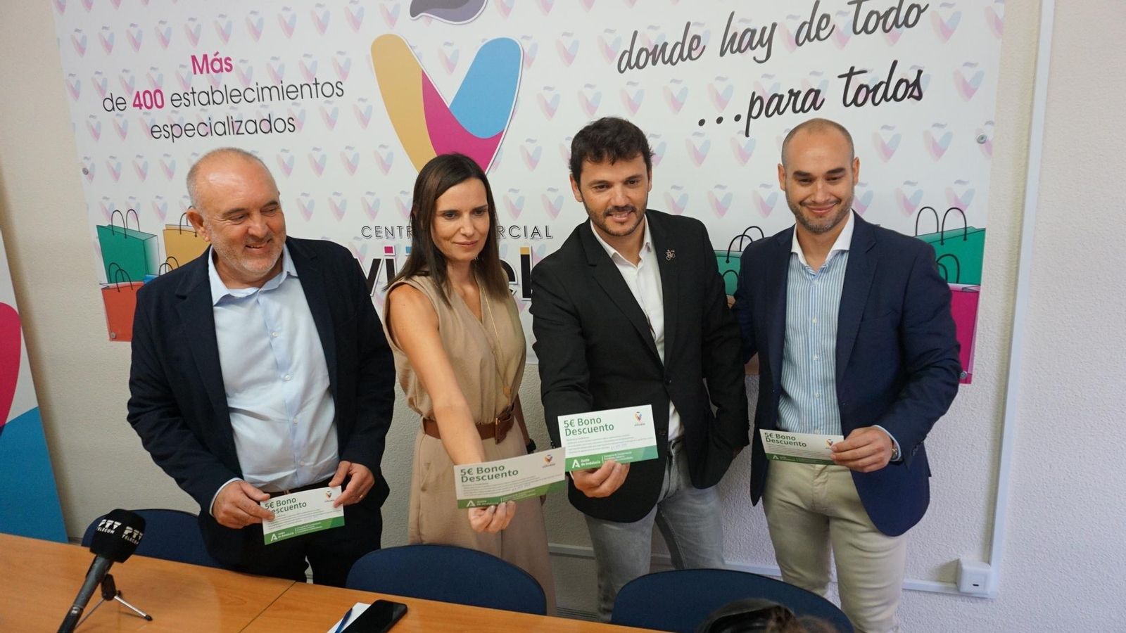 Presentación de la campaña de bonos descuento de la Viñuela.