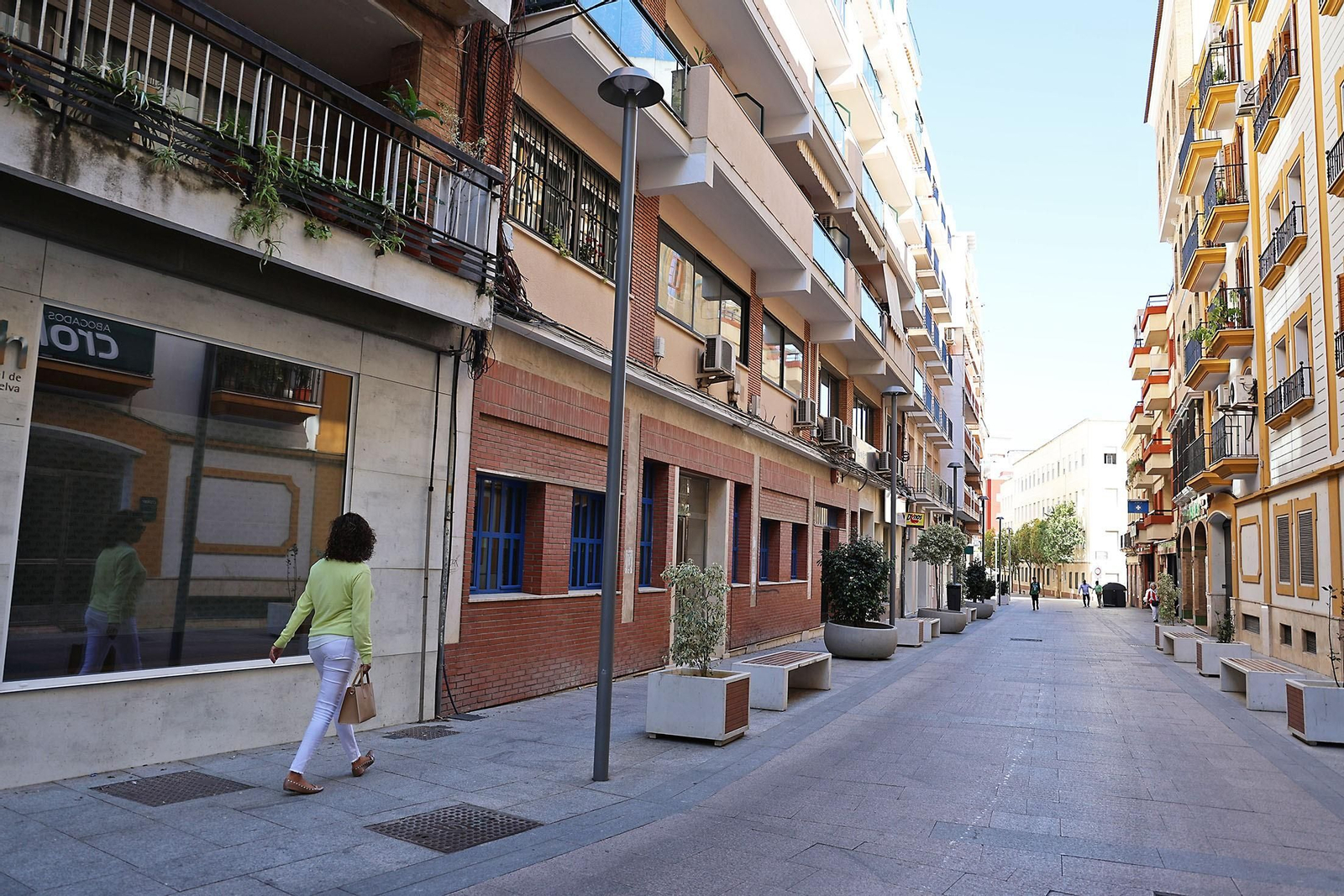 Actuales farolas en la calle Palos.