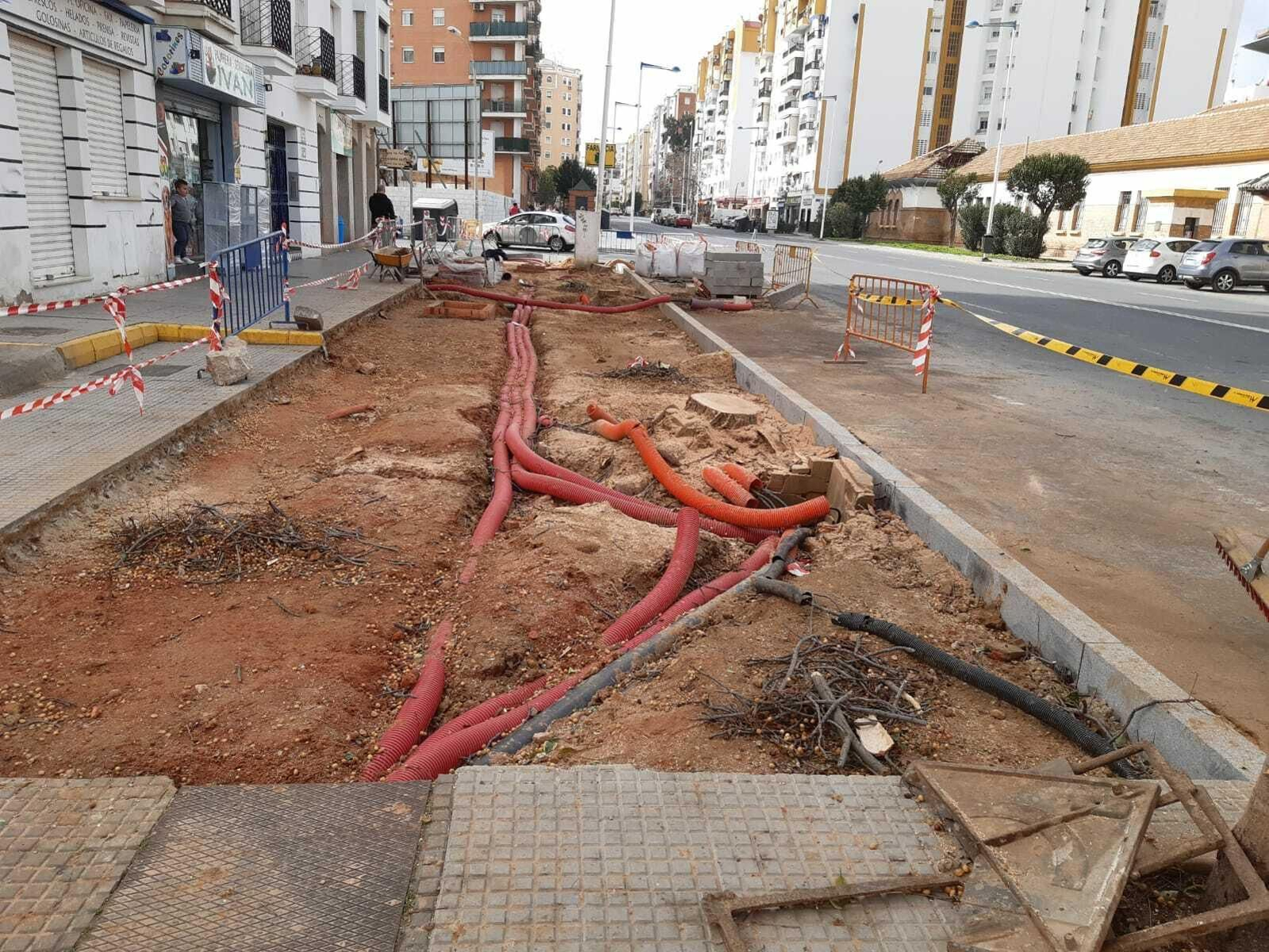 Intervención en la avenida Federico Molina, donde se ha hecho un arreglo integral del acerado.