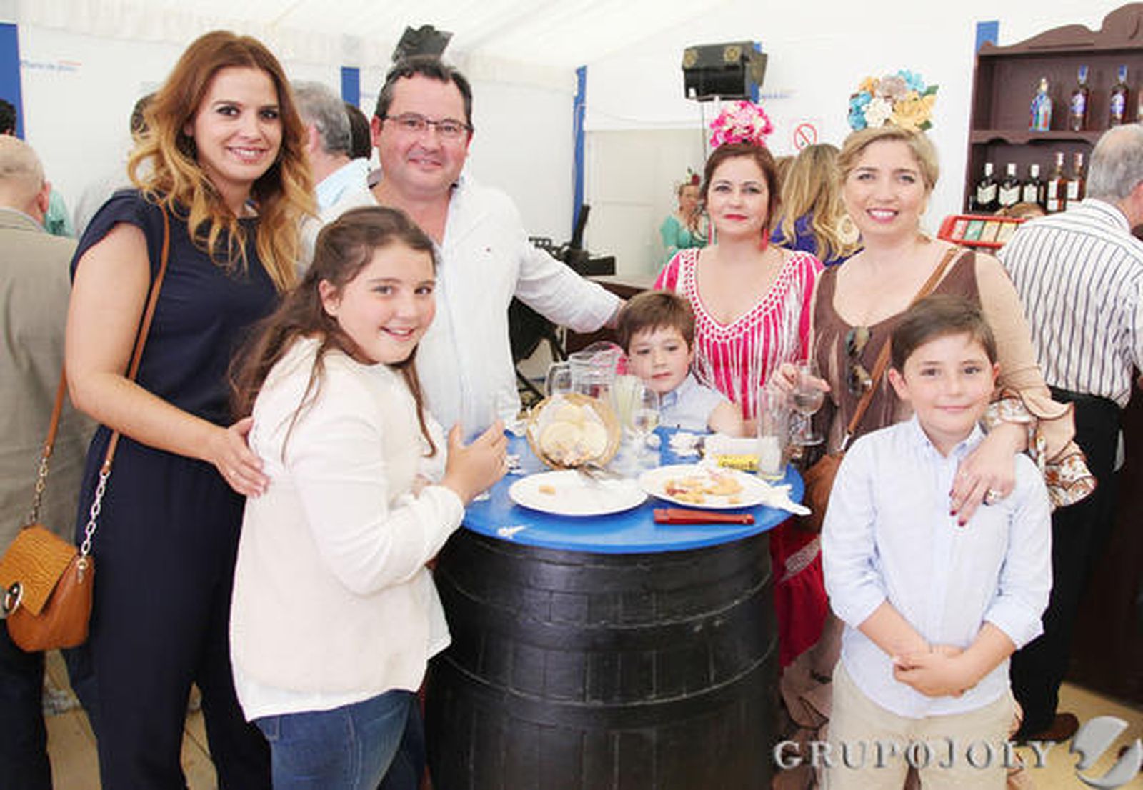 Marisa López, comercial de Diario de Jerez, junto a representantes de las empresas ‘Don Colchón’, ‘Hiper Muebles’ y ‘Grupo Muebles’ de San Fernando.

Foto: Vanesa Lobo