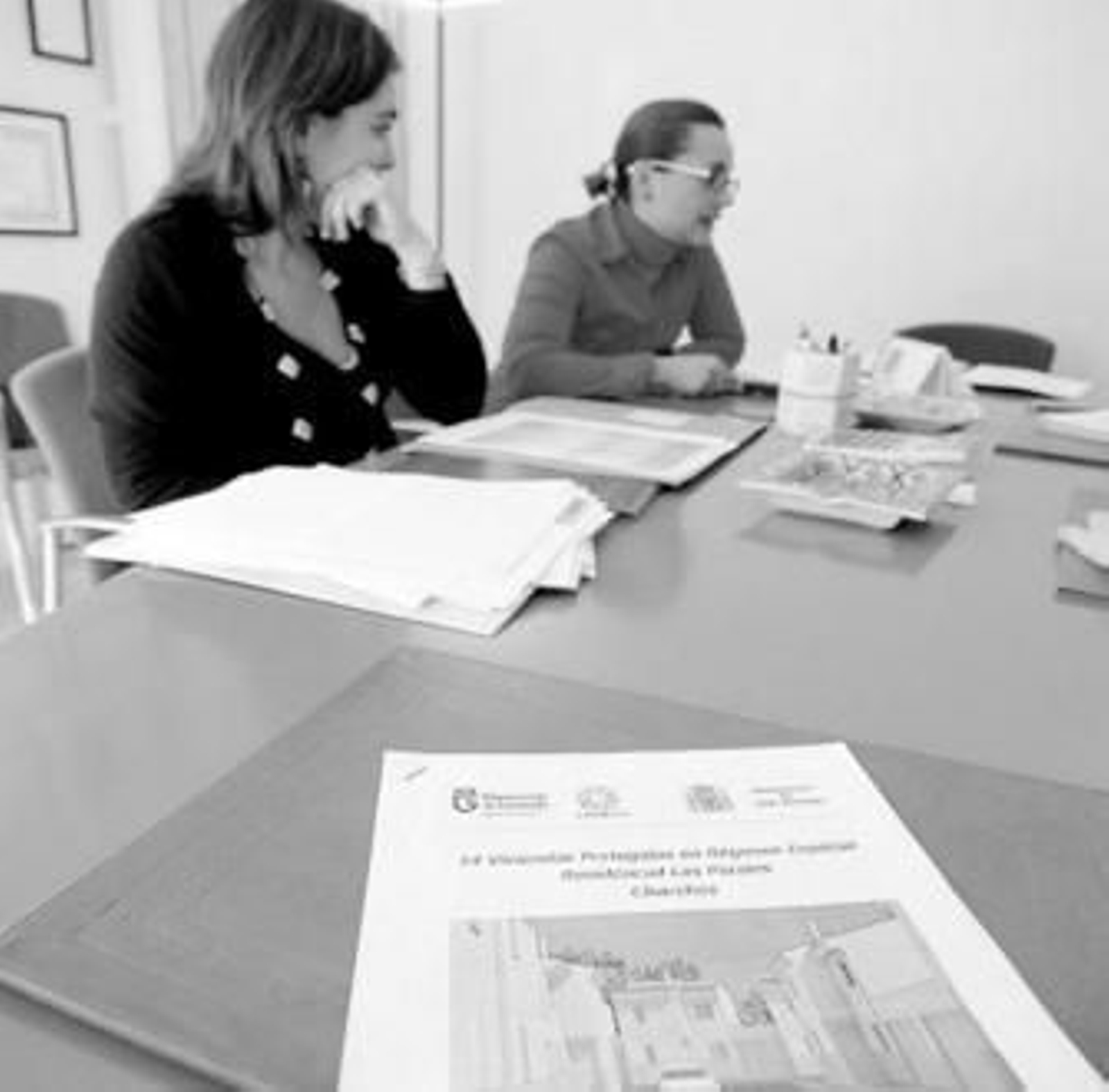 Miembros del equipo de abogados que llevan el caso de Juan R. y Adela O.