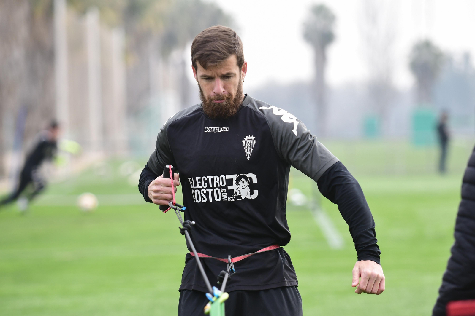Chus Herrero realiza un ejercicio de fuerza en la Ciudad Deportiva.