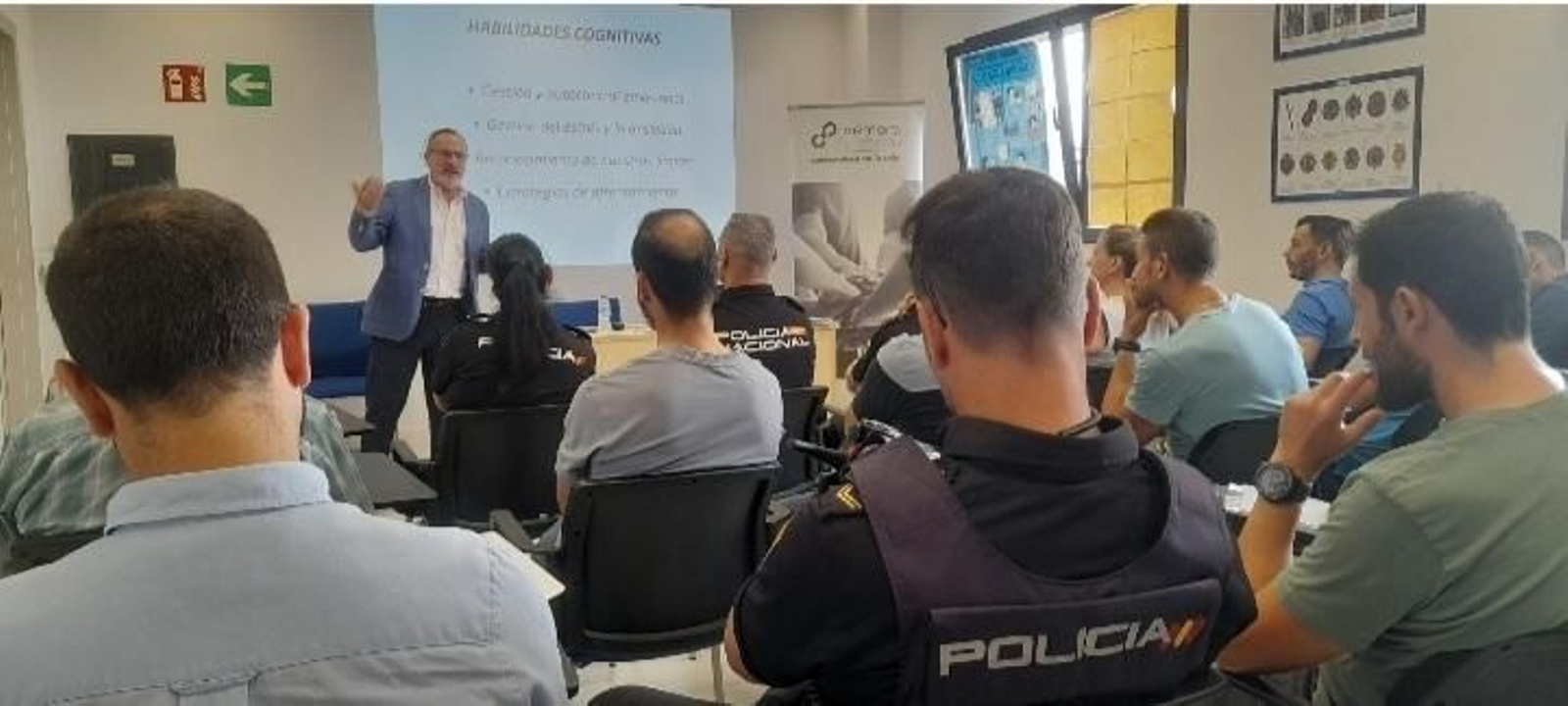 Imagen de la formación que recibió La Policía Nacional de Jerez para gestionar situaciones adversas Imagen de la formación que recibió La Policía Nacional de Jerez para gestionar situaciones adversas