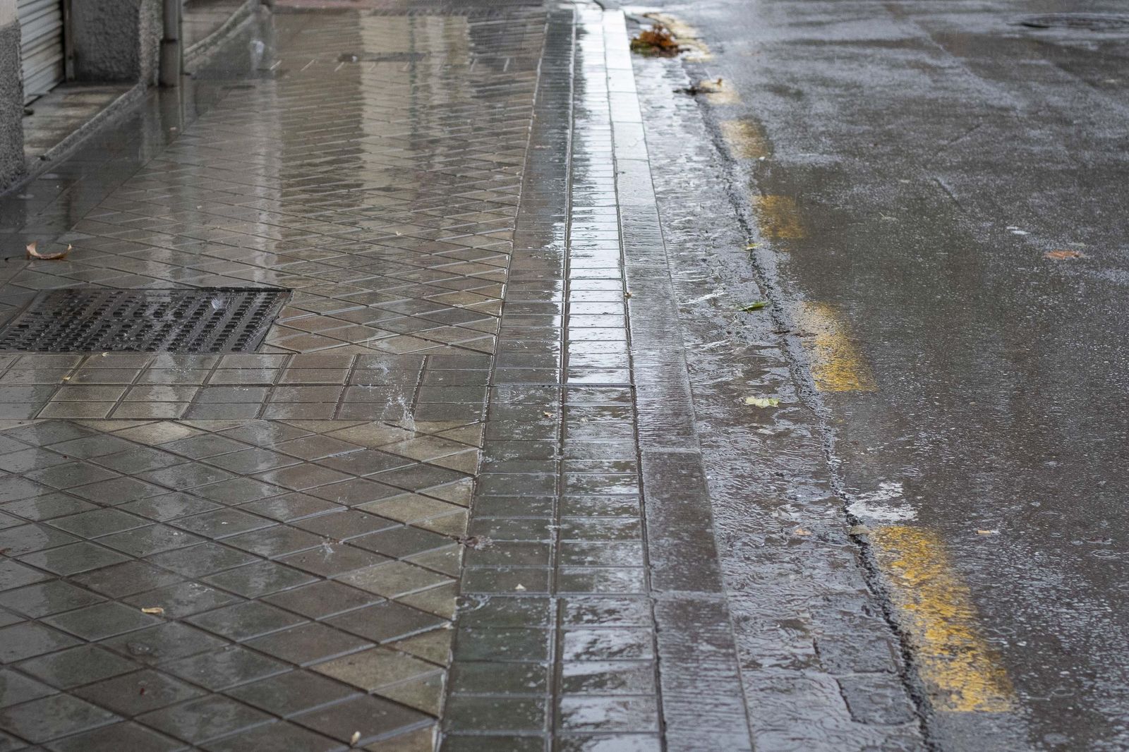Granada bajo el temporal: imágenes de la ciudad durante la alerta naranja