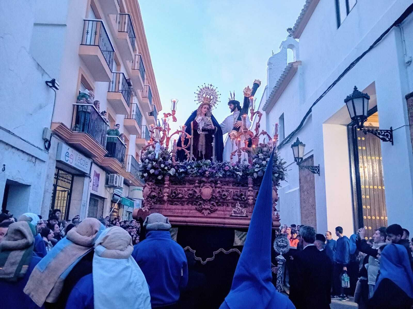 Las imágenes del Martes Santo en Chiclana 2024: El Amor y Afligidos