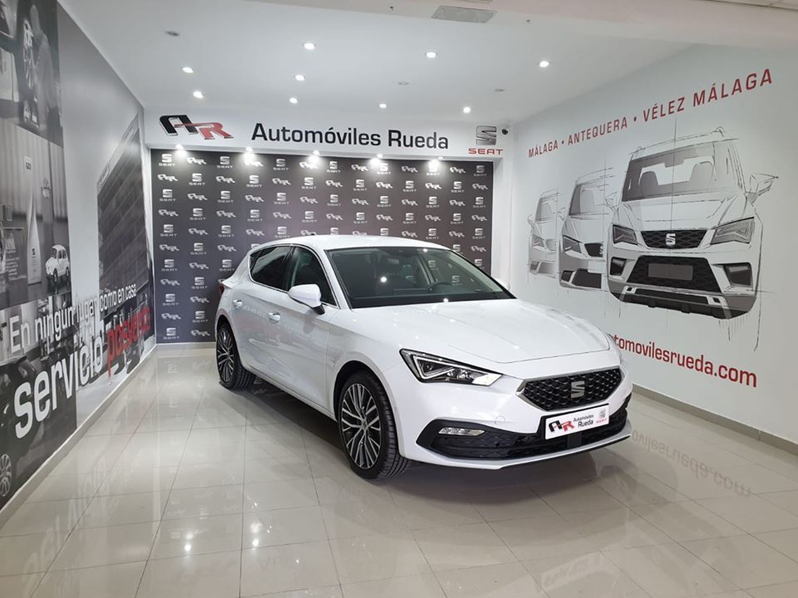 Automóviles Rueda ya acoge en sus instalaciones a los nuevos León